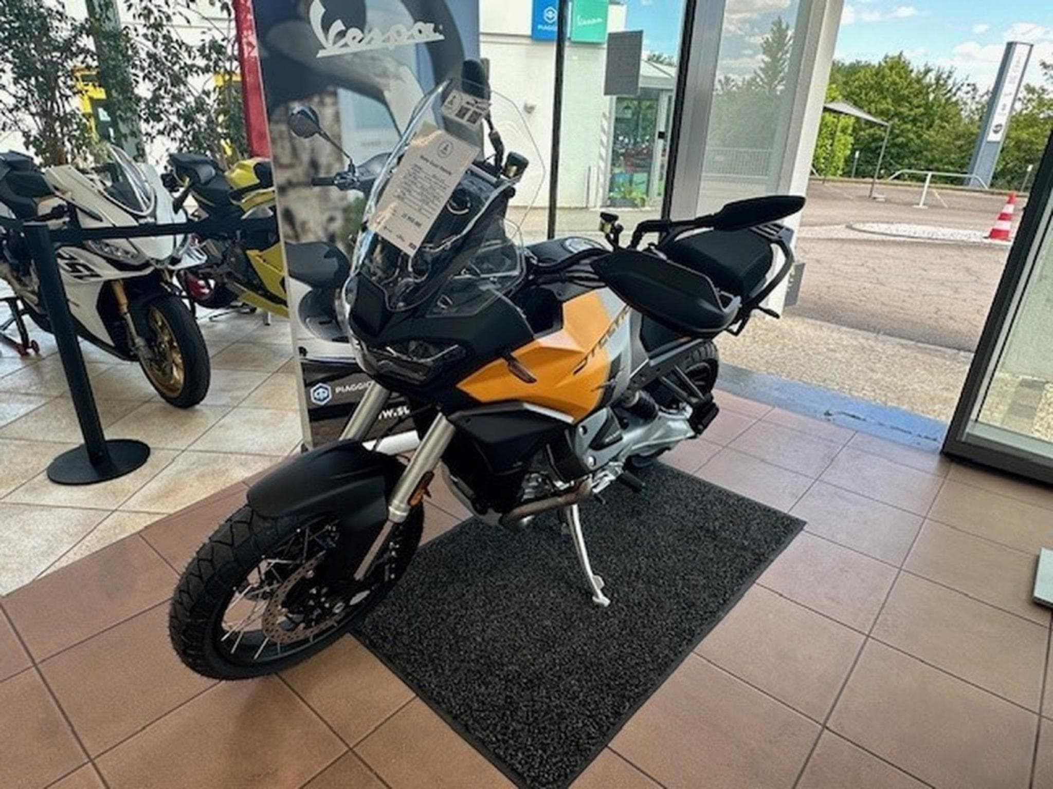 Moto Guzzi Stelvio PFF (2026) - Photo 2