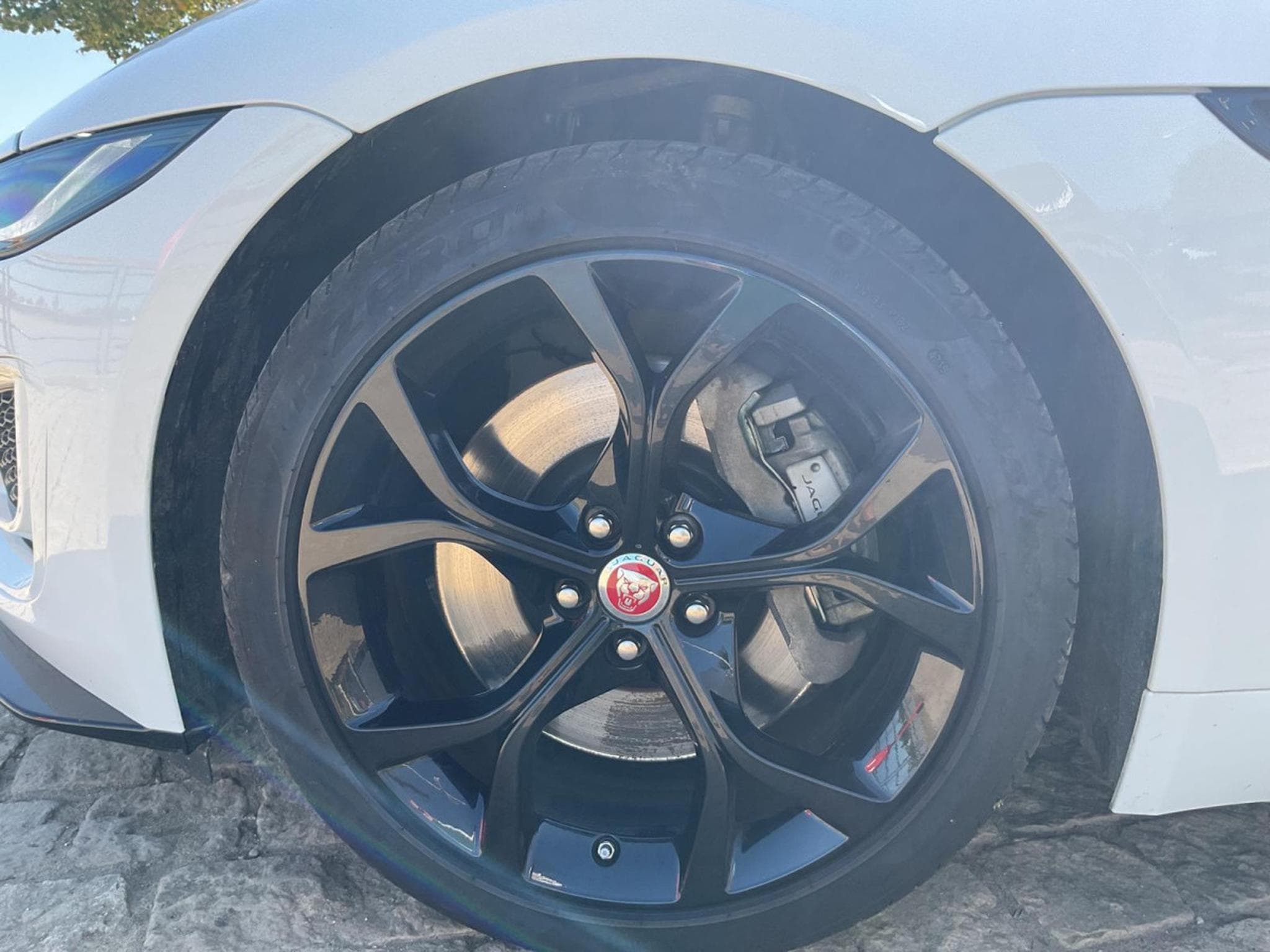 Jaguar F-Type F-Type Coupe P300 R-Dynamic (2020) - Photo 11