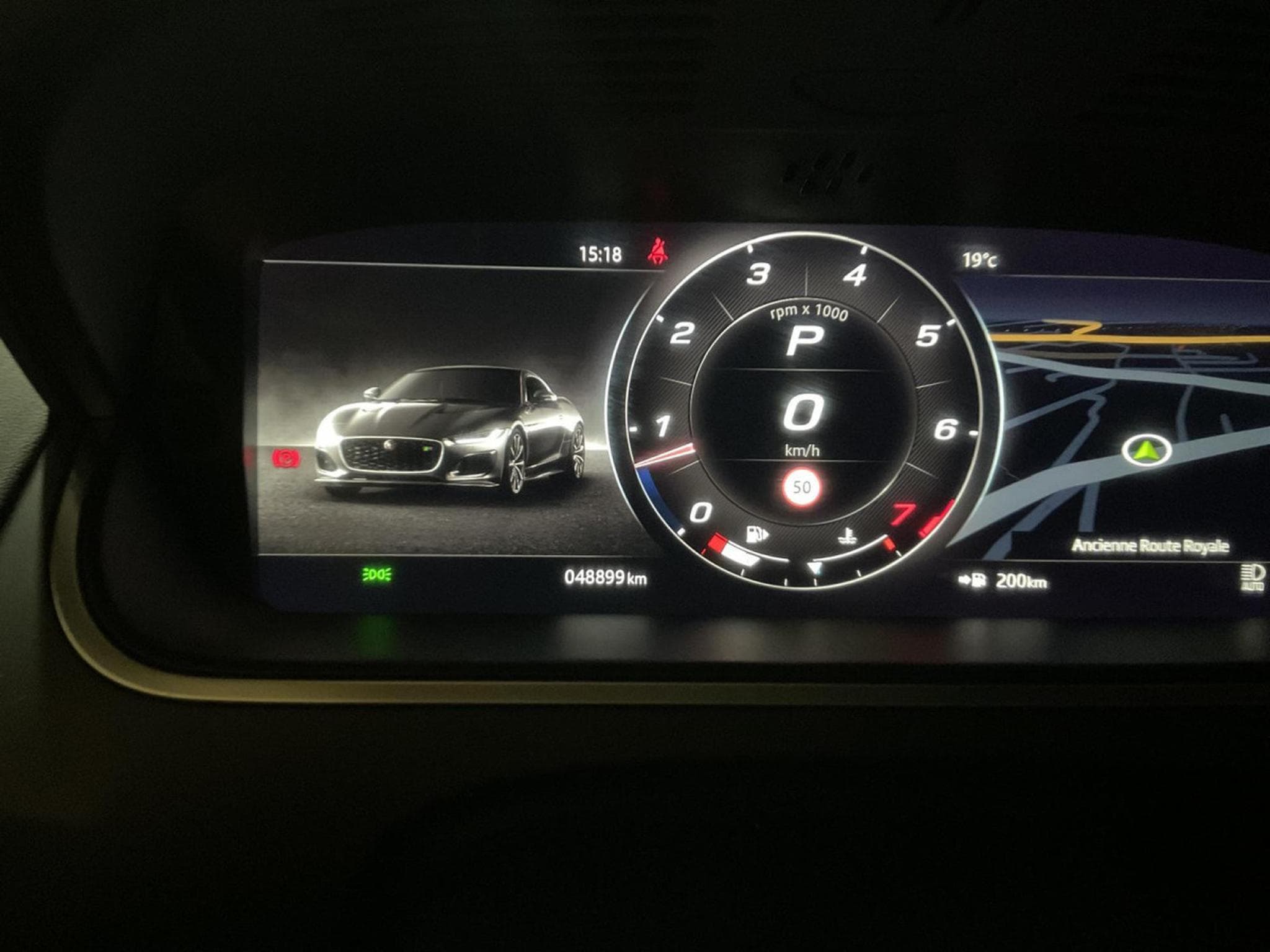 Jaguar F-Type F-Type Coupe P300 R-Dynamic (2020) - Photo 12