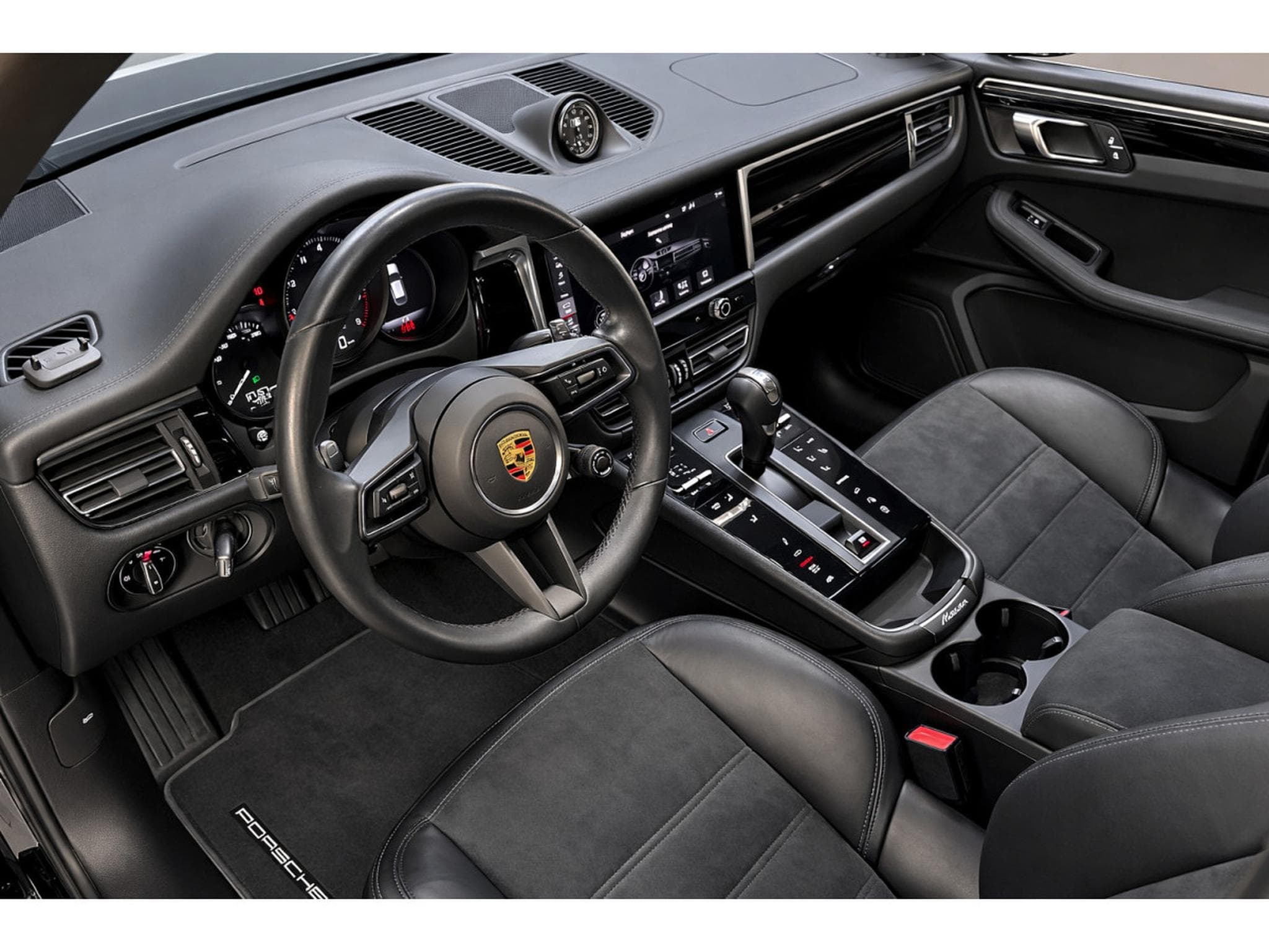Porsche Macan III GTS (2021) - Photo 11