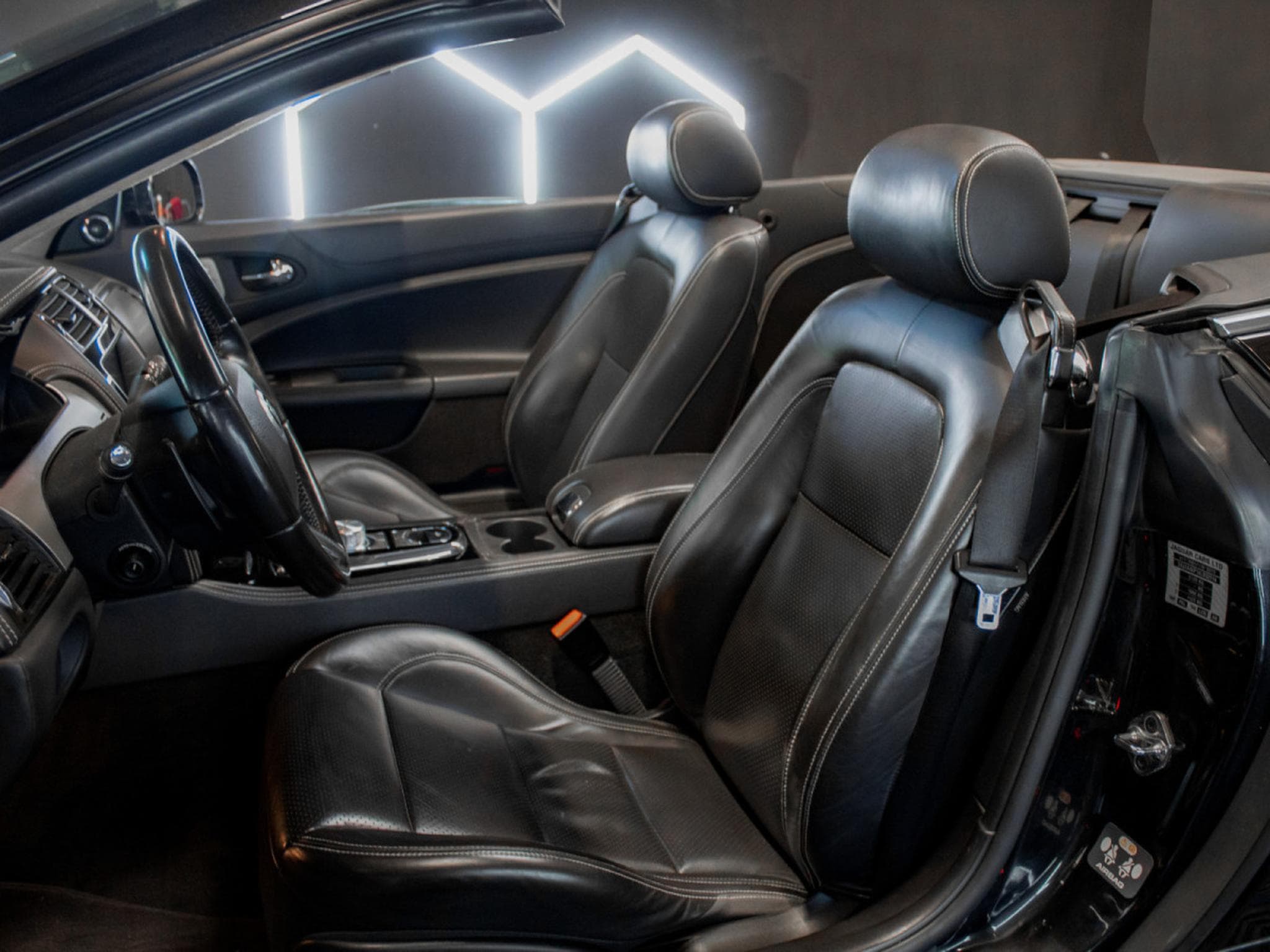 Jaguar XK Jaguar XK Convertible 5.0 V8 – 380 ch – PORTOFOLIO (2009) - Photo 16