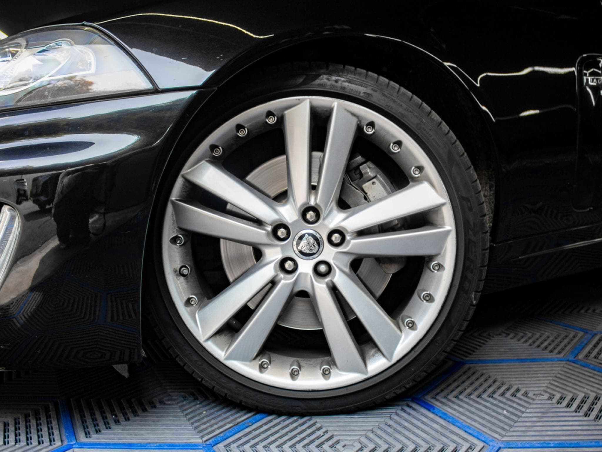 Jaguar XK Jaguar XK Convertible 5.0 V8 – 380 ch – PORTOFOLIO (2009) - Photo 3