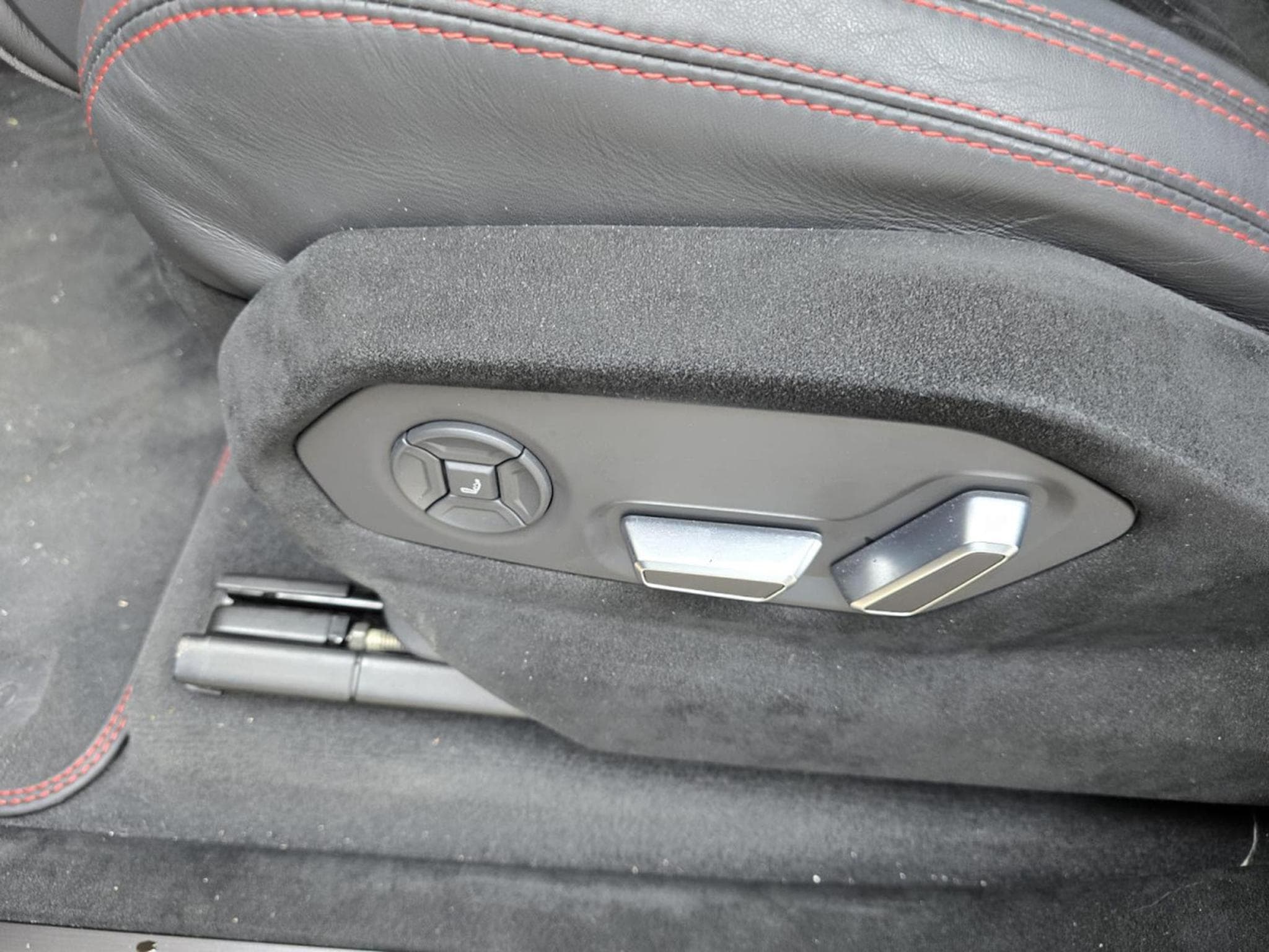 Lamborghini Urus Performante (2024) - Photo 13