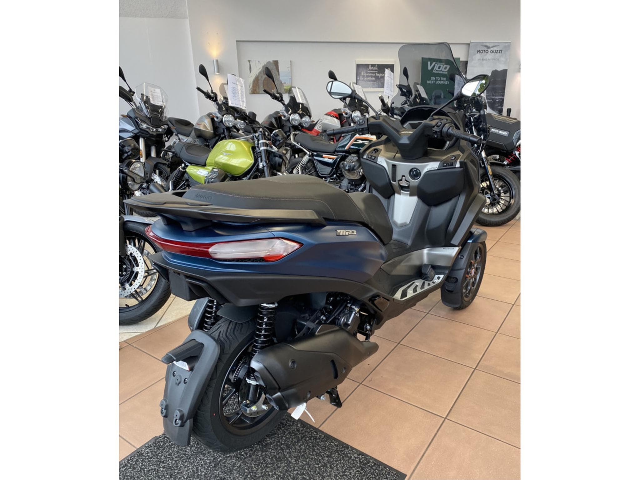 Piaggio MP3 (2026) - Photo 4