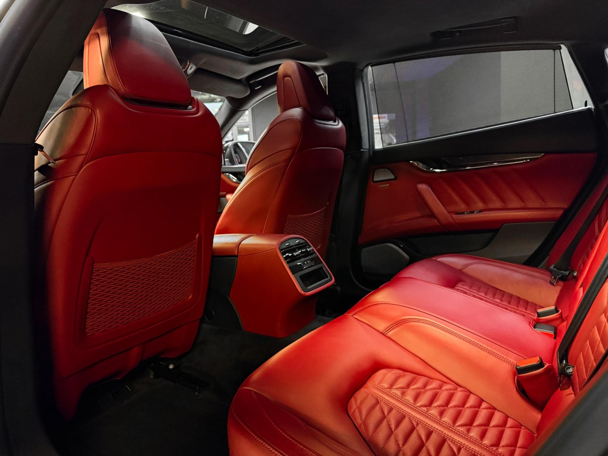 Maserati Quattroporte S Q4 GranSport / B&W / CarPlay / Softclos. / Matrix (2020) - Photo 13