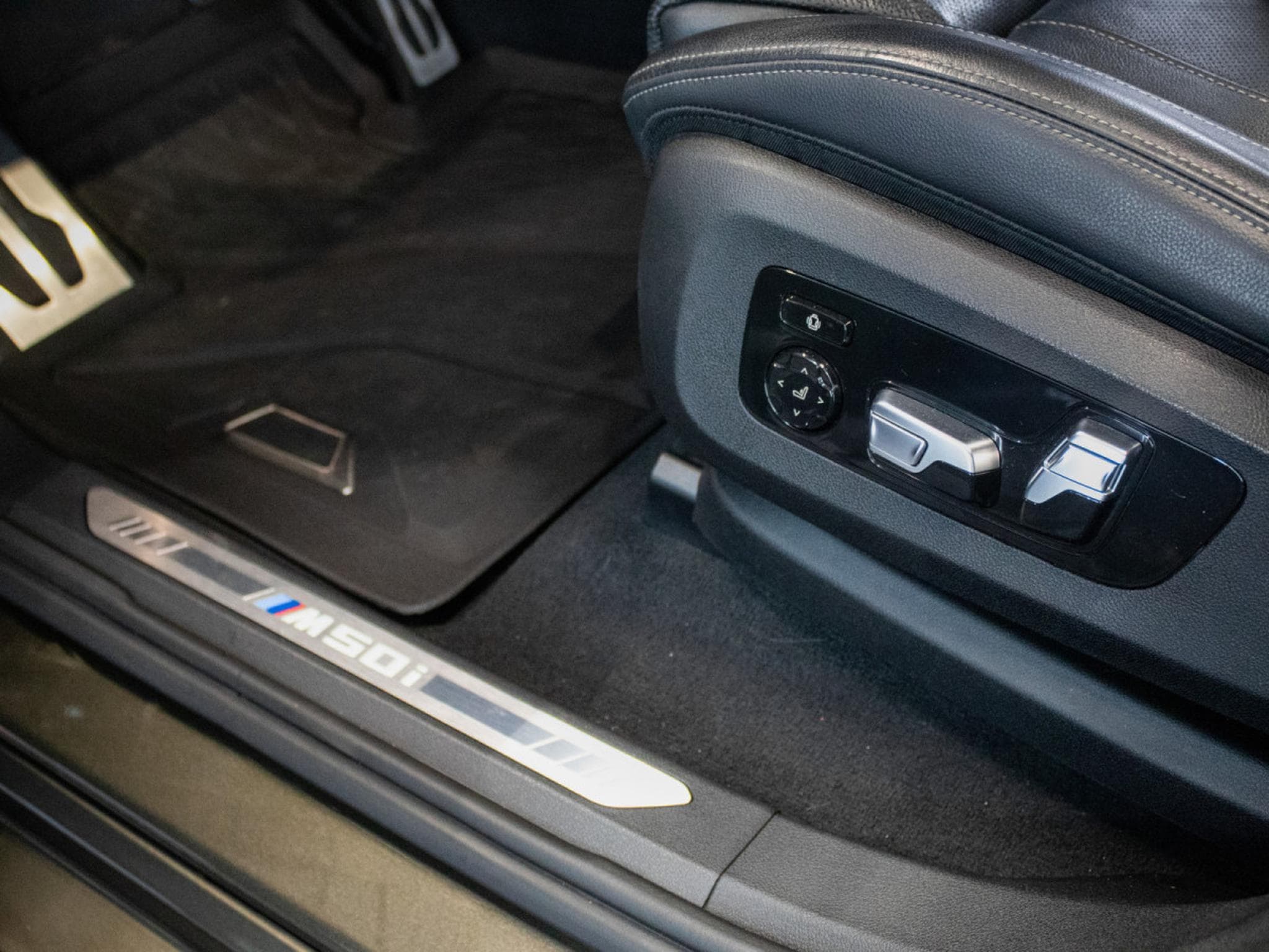 BMW X6M 50 M 50i (2020) - Photo 19