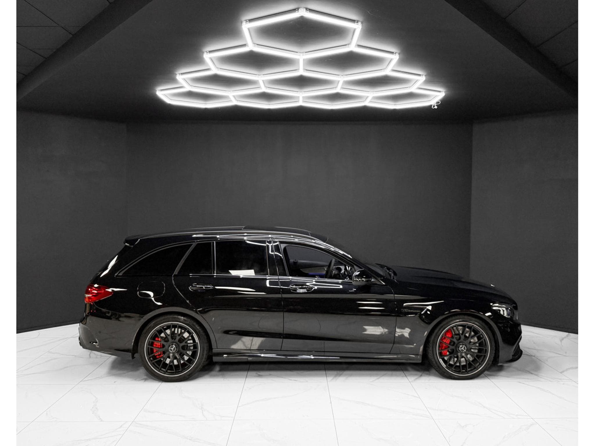 Mercedes C 63 AMG S T AMG / PANO / VIRTUAL / LED / DISTR. + (2019) - Photo 6