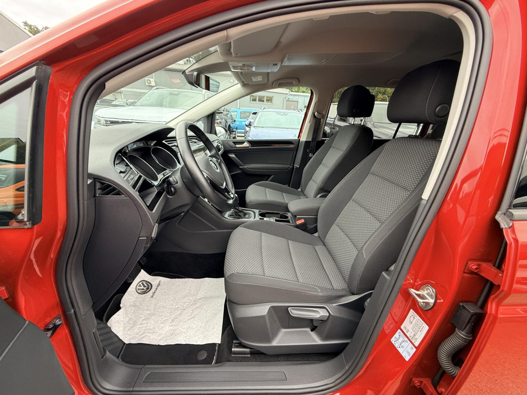 VW Touran Comfortline 1.5 TSI 150 cv DSG 7vitesses - 7places (2022) - Photo 3