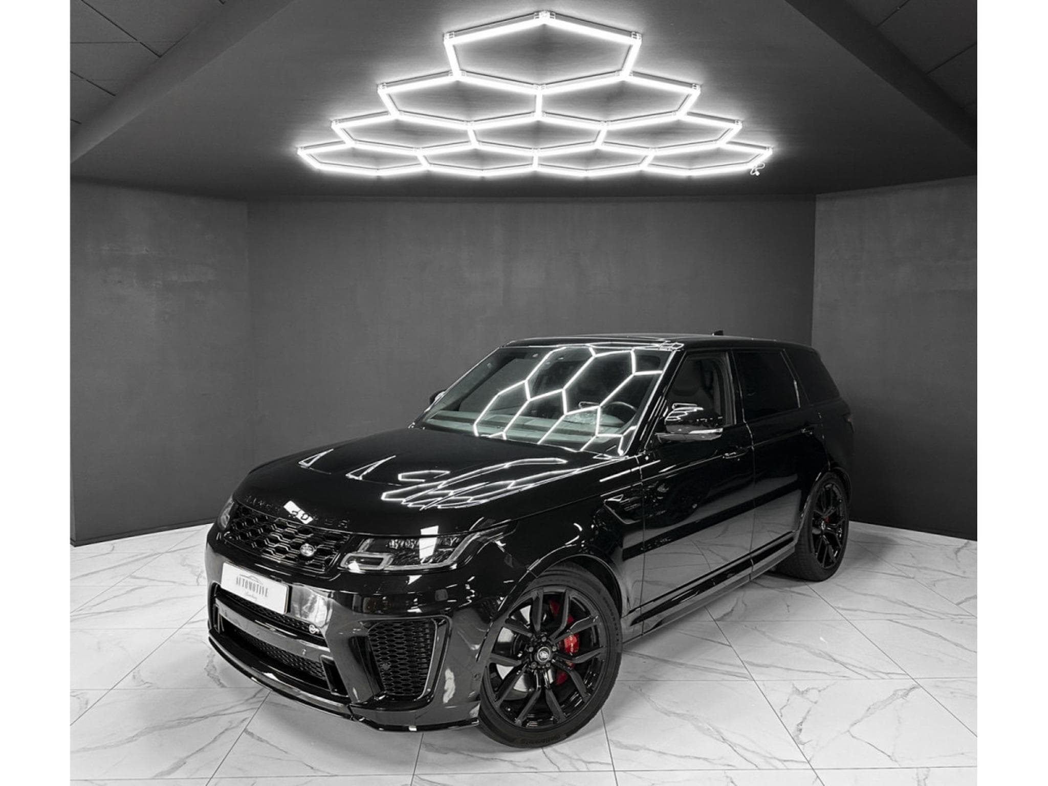 Land-Rover Range Rover Sport 5.0 V8 P575 SVR (2020) - Photo 1
