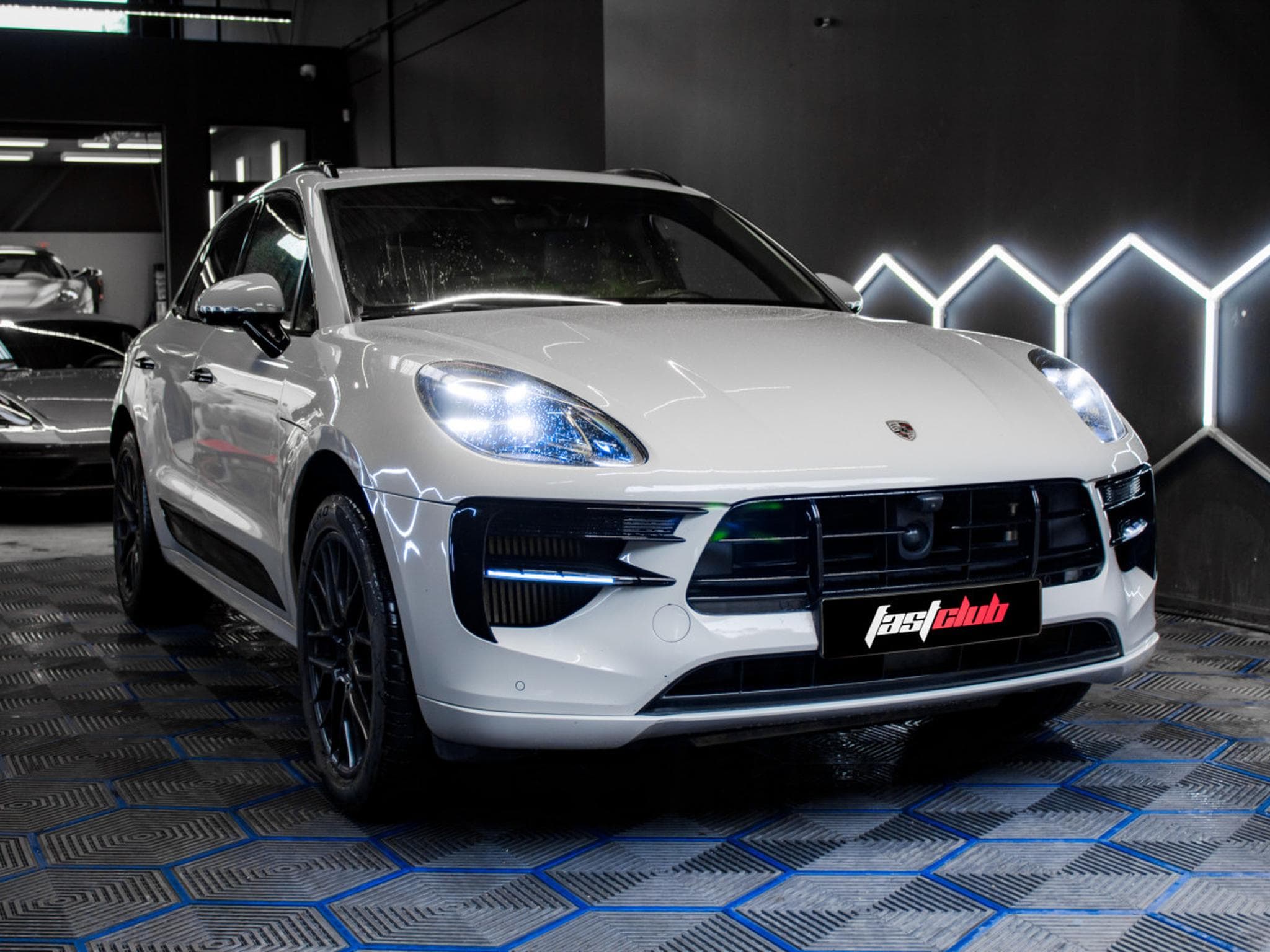 Porsche Macan GTS GRIS CRAIE full options PDC / PSE / PDLS / CHRONO / BOSE (2021) - Photo 15