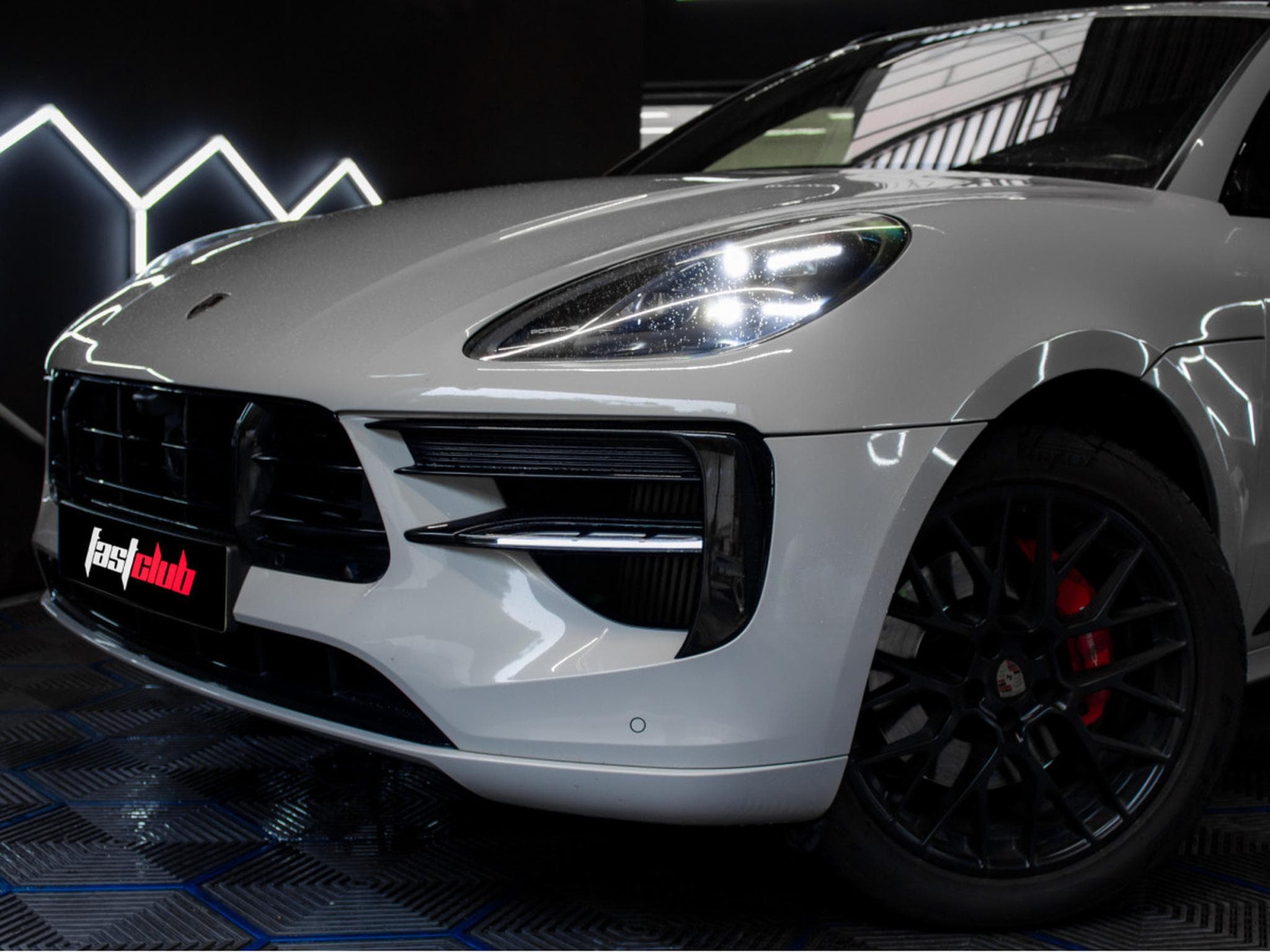 Porsche Macan GTS GRIS CRAIE full options PDC / PSE / PDLS / CHRONO / BOSE (2021) - Photo 16