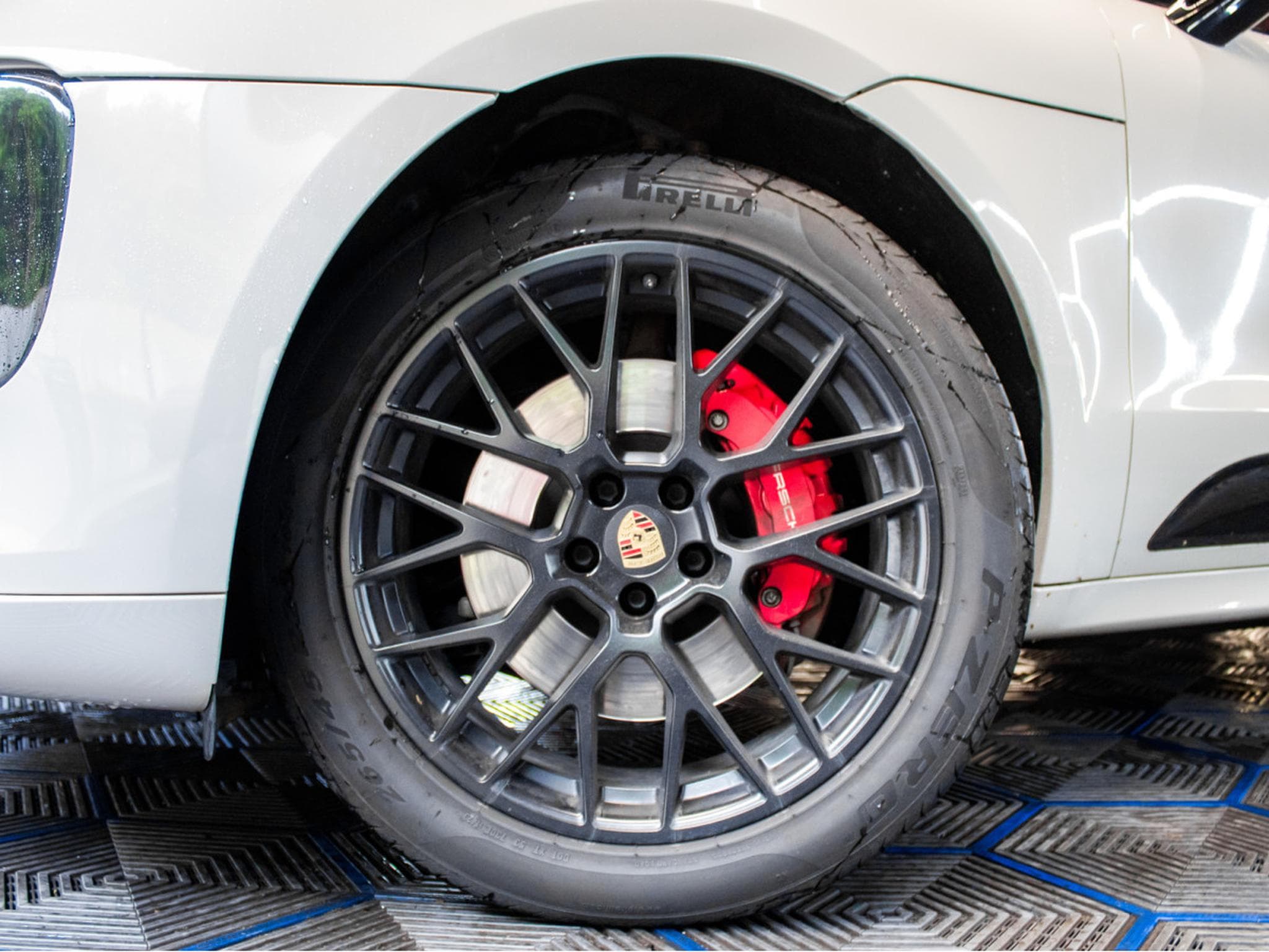 Porsche Macan GTS GRIS CRAIE full options PDC / PSE / PDLS / CHRONO / BOSE (2021) - Photo 6