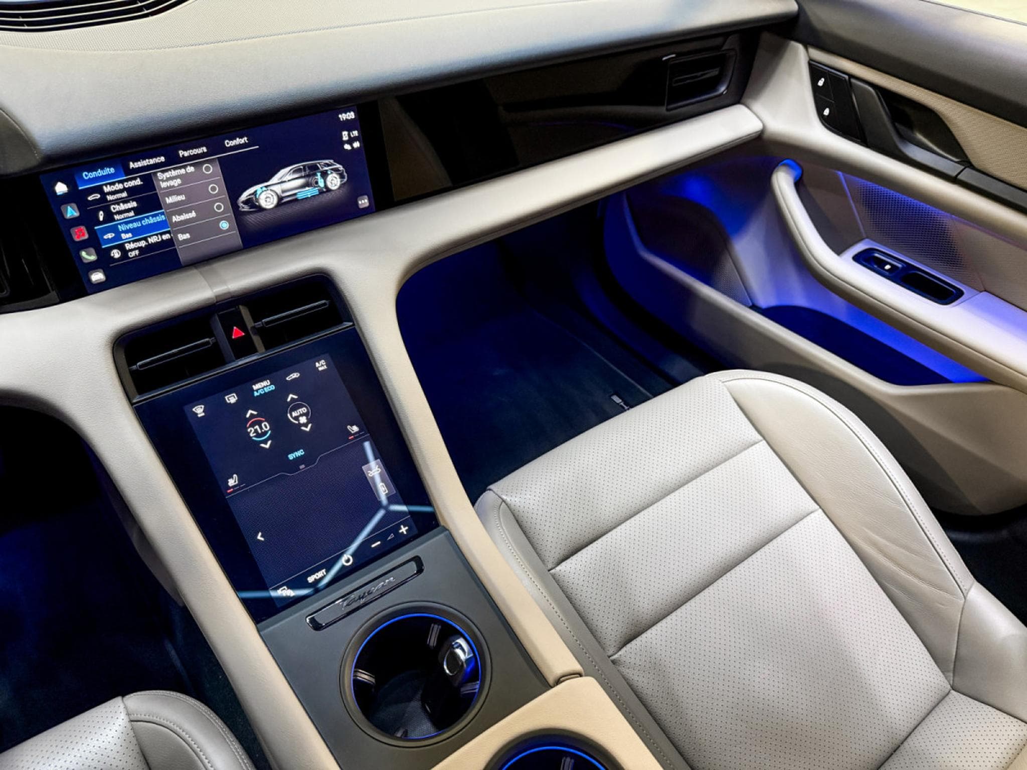 Porsche Taycan Sport Turismo / PANO / PDLS + / LIFT (2023) - Photo 10