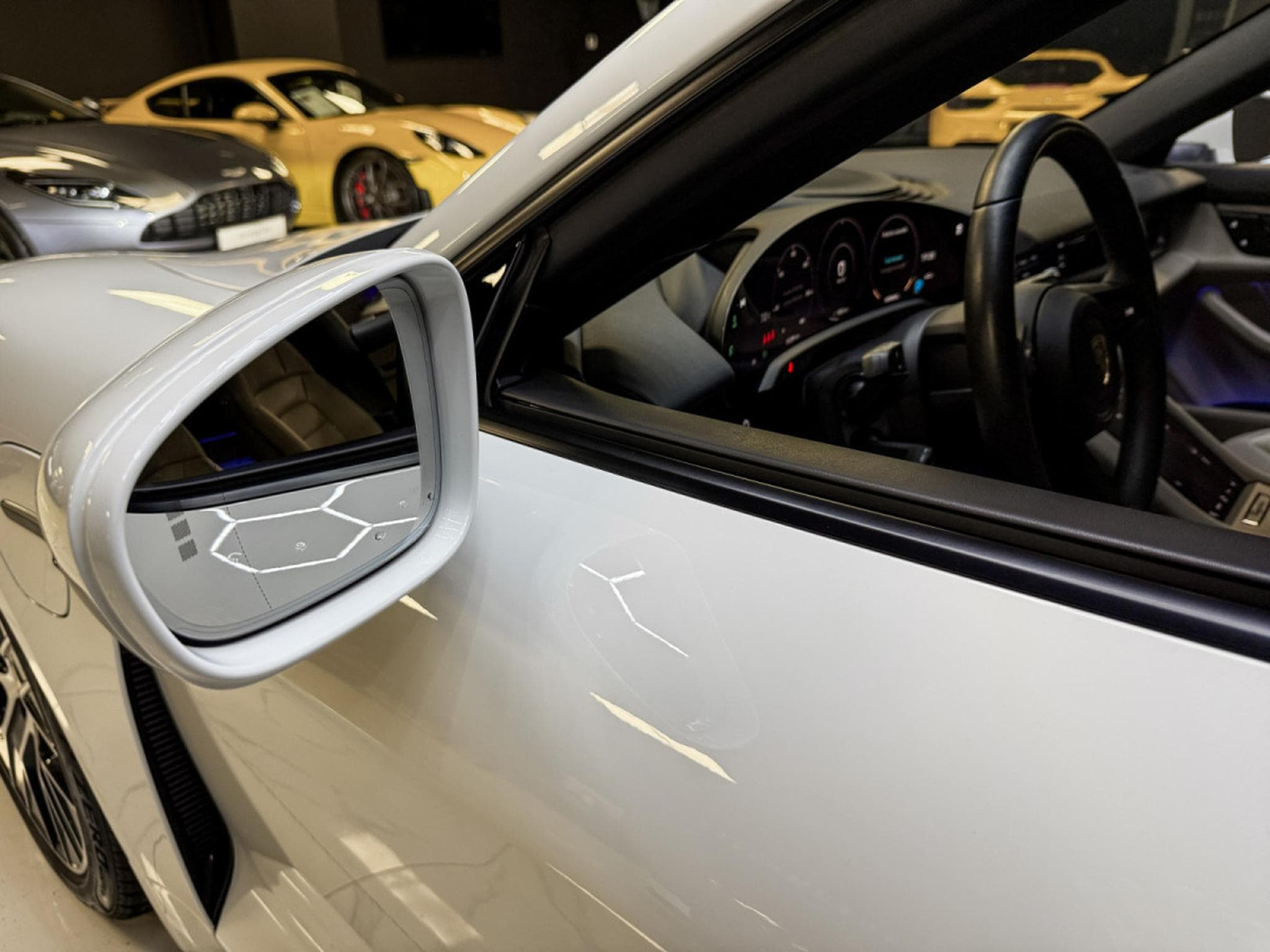 Porsche Taycan Sport Turismo / PANO / PDLS + / LIFT (2023) - Photo 14