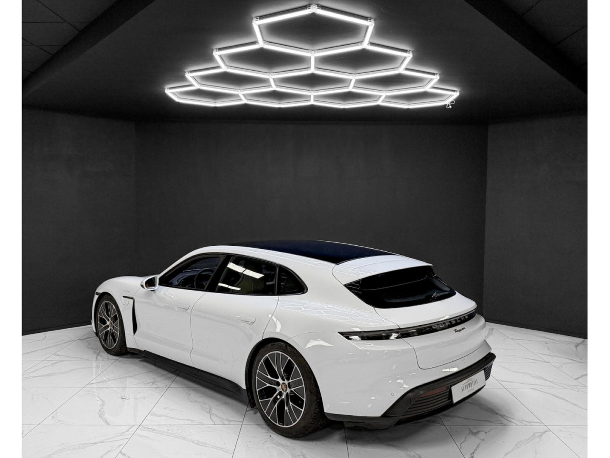 Porsche Taycan Sport Turismo / PANO / PDLS + / LIFT (2023) - Photo 3
