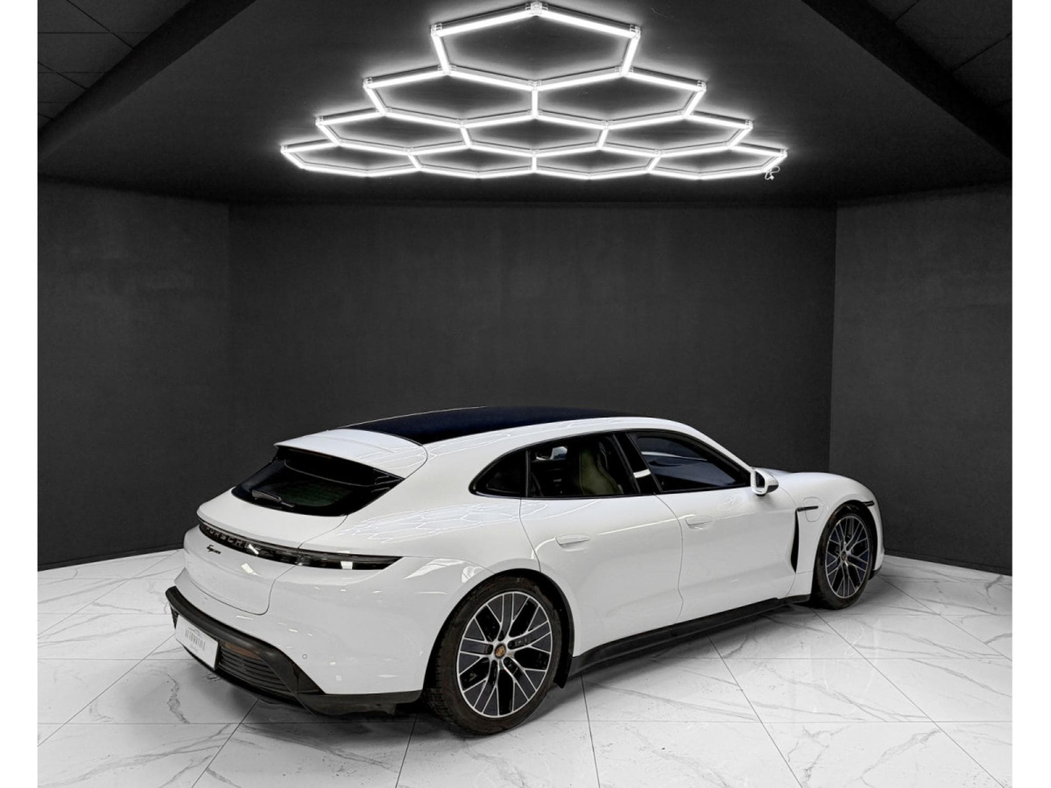 Porsche Taycan Sport Turismo / PANO / PDLS + / LIFT (2023) - Photo 5