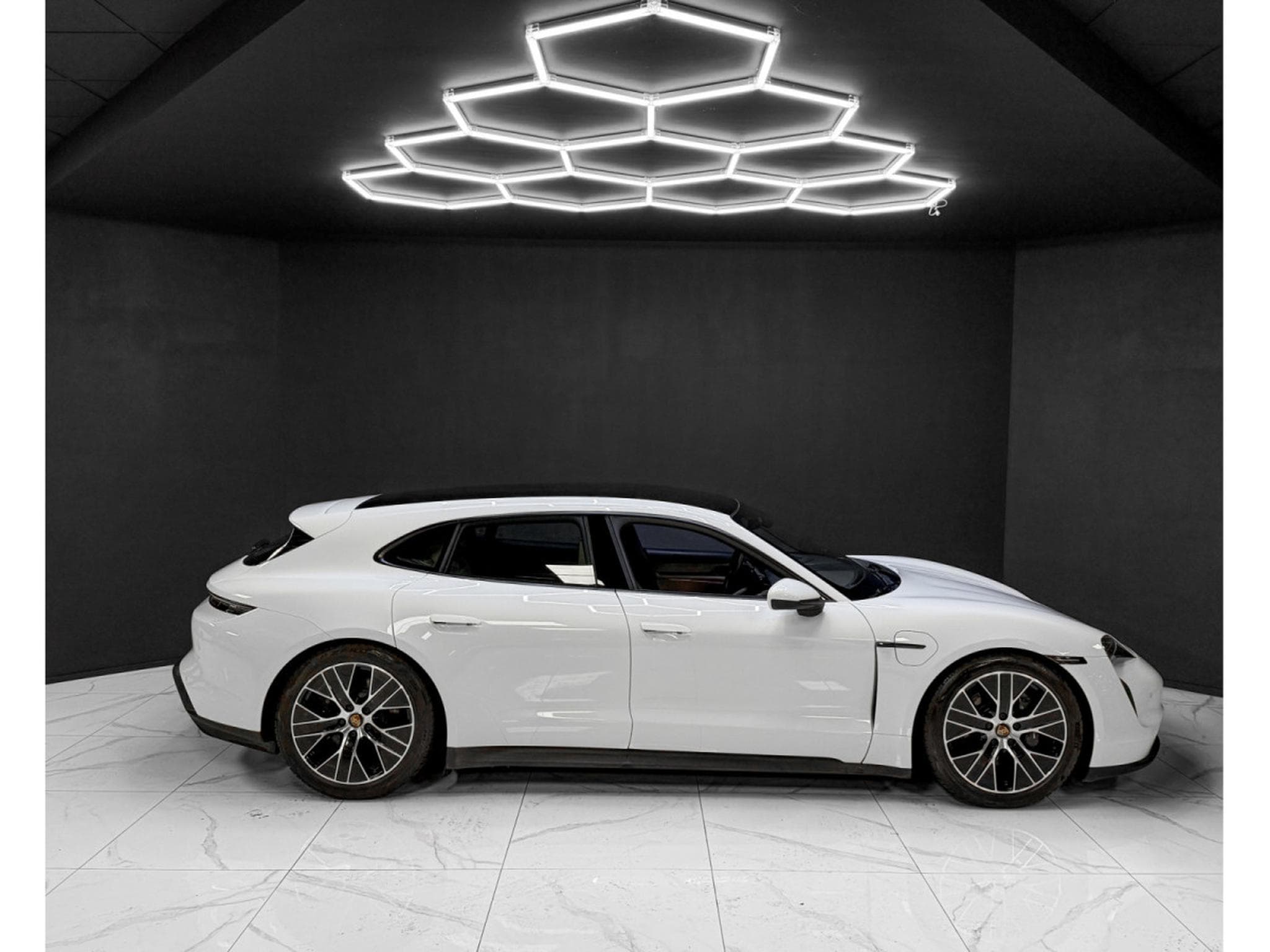 Porsche Taycan Sport Turismo / PANO / PDLS + / LIFT (2023) - Photo 6