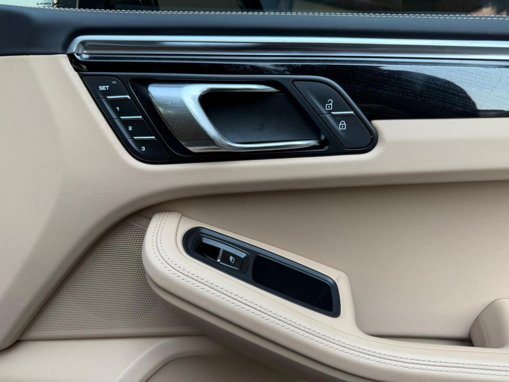 Porsche Macan Porsche Macan S Noir (2023) - Photo 19