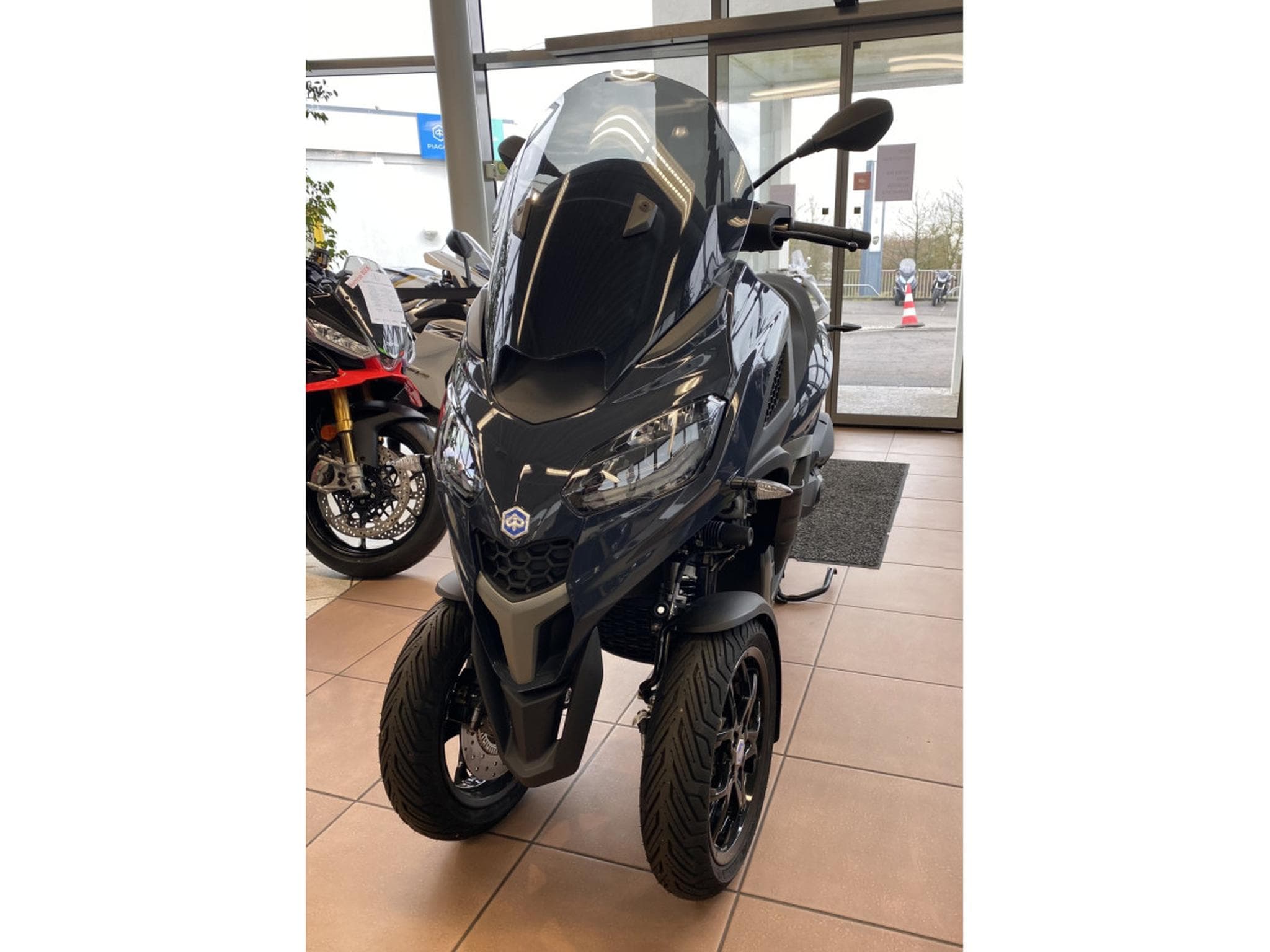 Piaggio MP3 310 (2026) - Foto 2