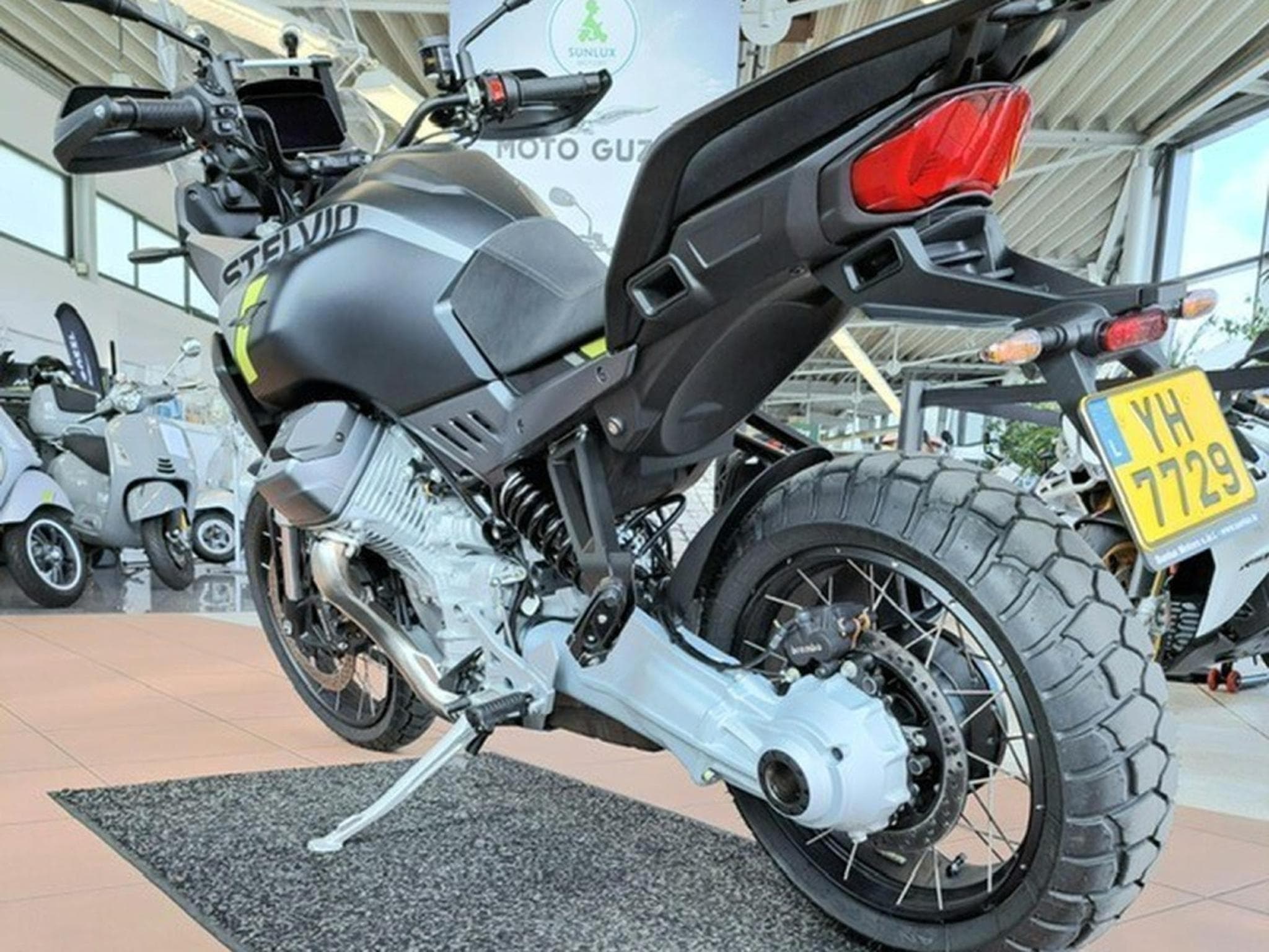 Moto Guzzi Stelvio Stelvio (2026) - Photo 3