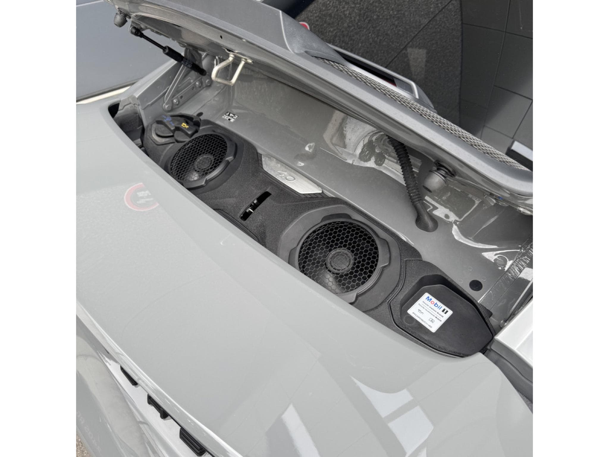 Porsche 911 GT3 TOURING (2023) - Photo 16