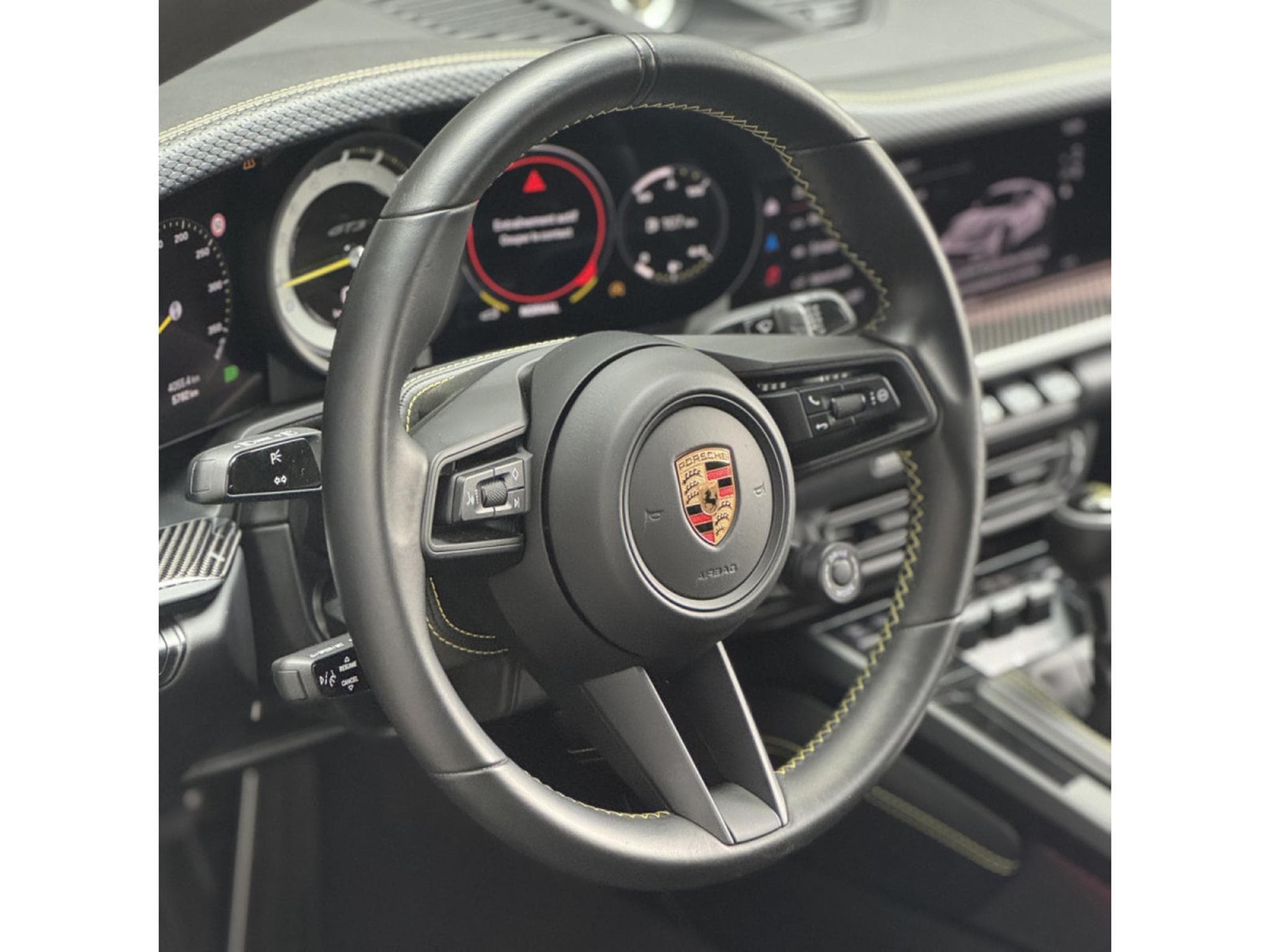 Porsche 911 GT3 TOURING (2023) - Photo 20