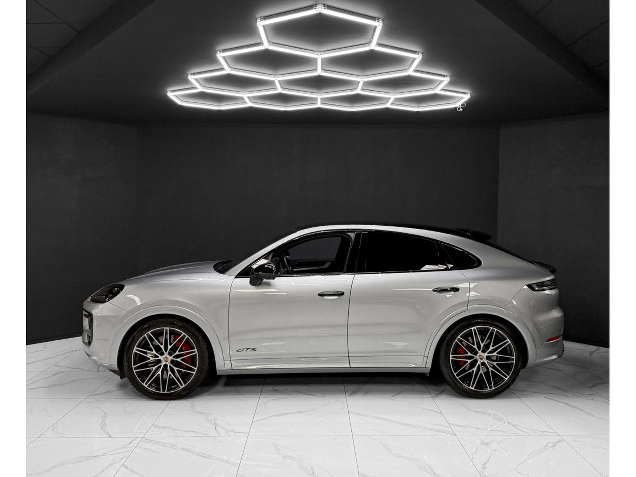 Porsche Cayenne GTS Coupe / ACC / Head-UP / SoftClose / 360° / BOSE (2024) - Photo 2