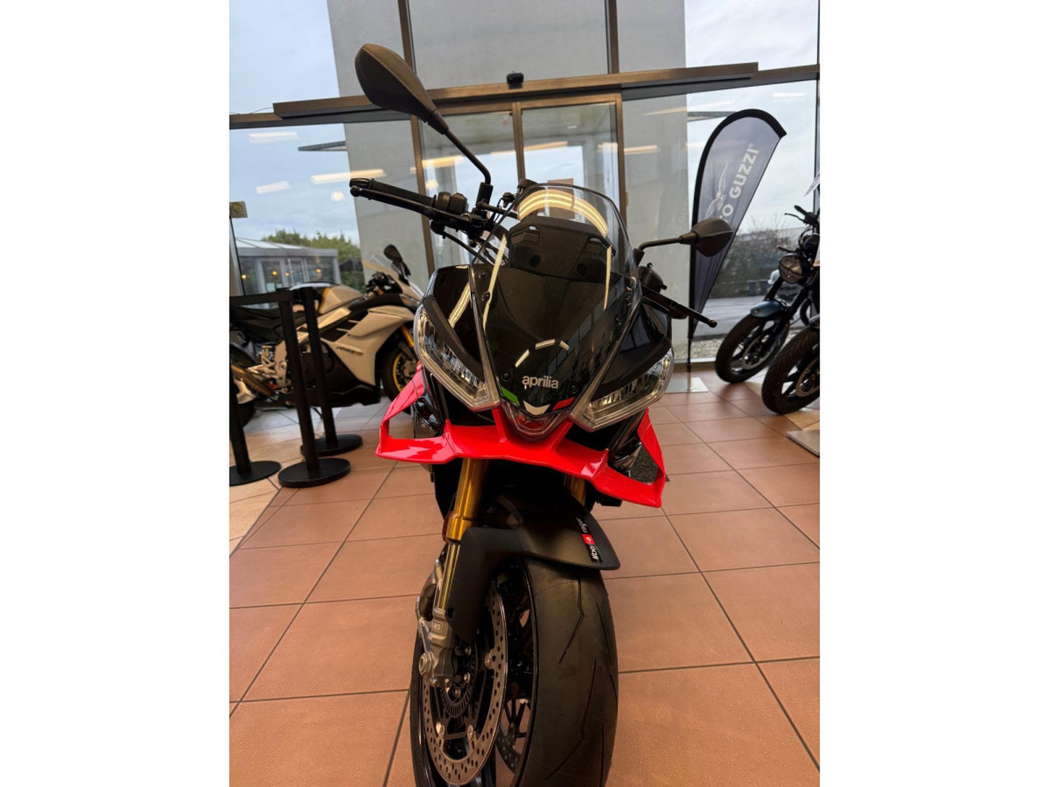 Aprilia Tuono 1100 v4 Factory (2026) - Foto 1