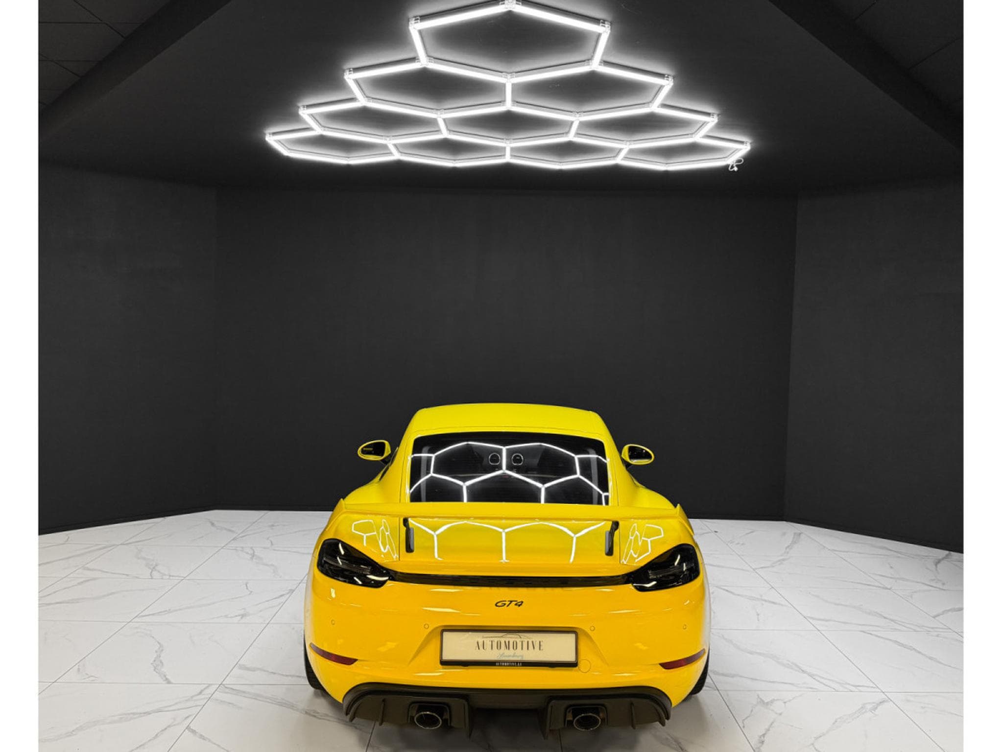 Porsche Cayman 718 GT4 (2020) - Photo 4