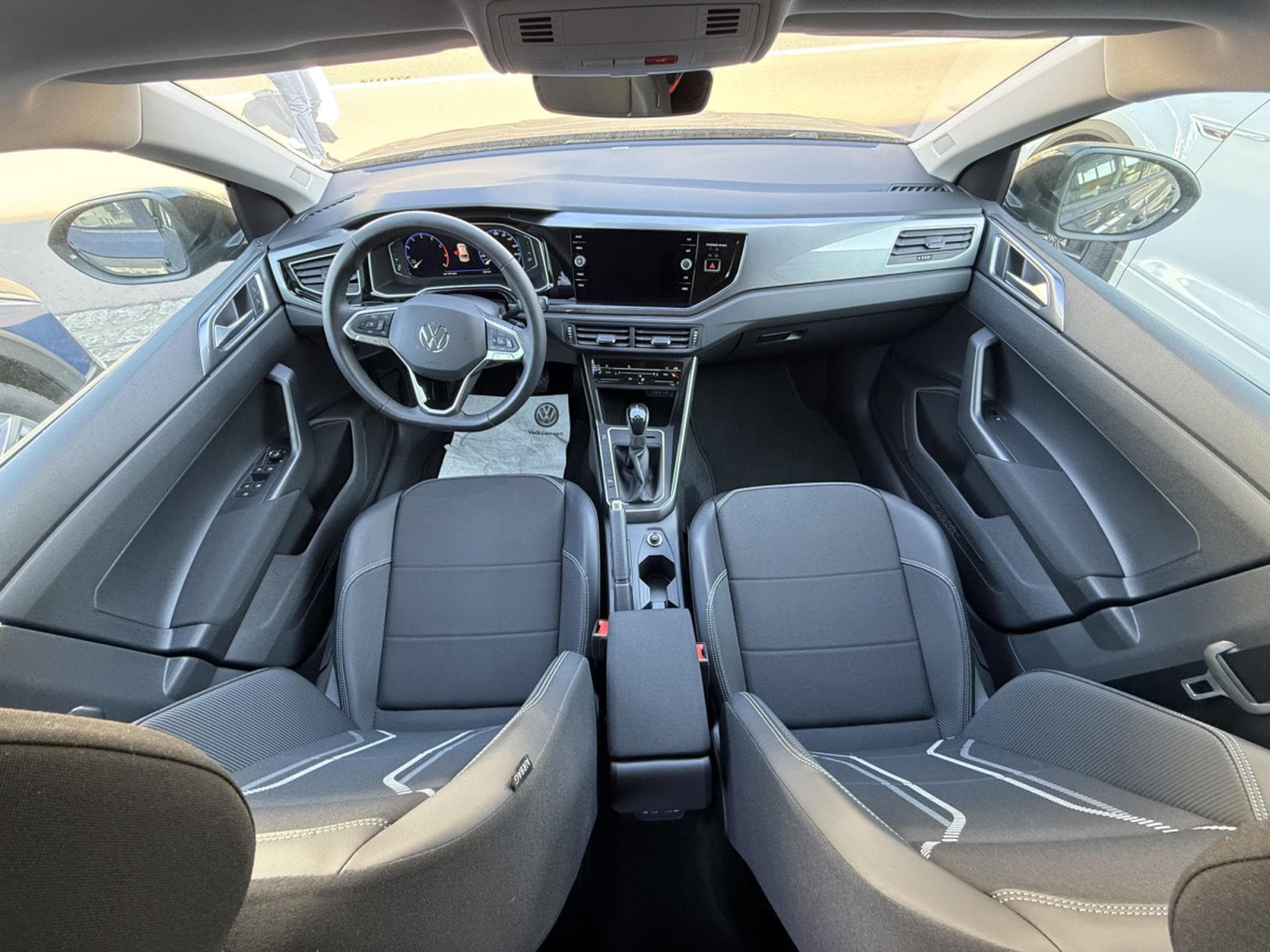 VW Taigo Style 1.0 TSI 110 cv DSG 7 vitesses (2024) - Photo 4