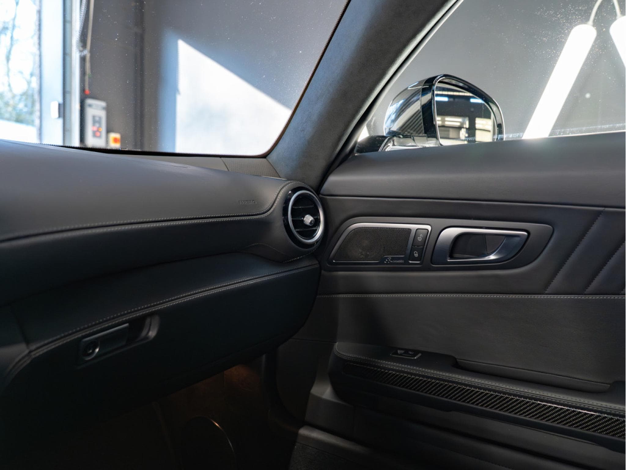 Mercedes AMG GT S Coupe Speedshift 7G-DCT*CARBON*PANO*360 (2015) - Photo 22