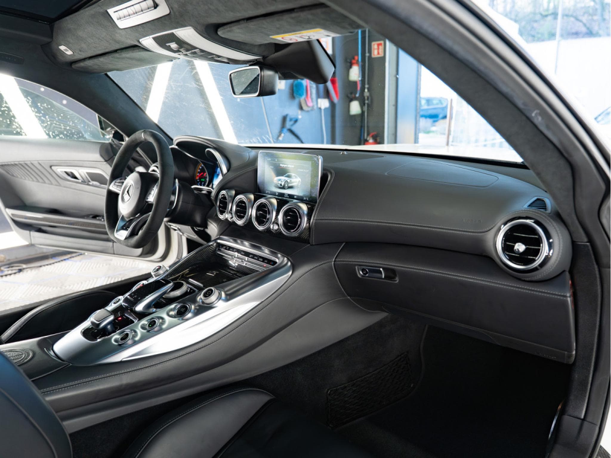 Mercedes AMG GT S Coupe Speedshift 7G-DCT*CARBON*PANO*360 (2015) - Photo 25