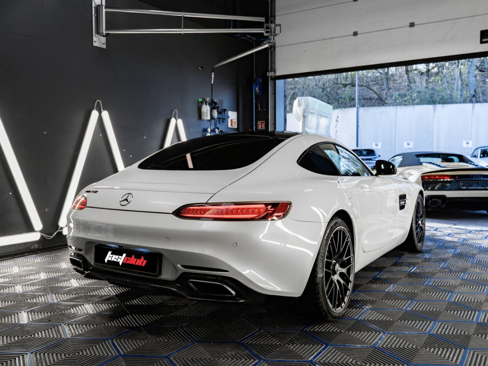 Mercedes AMG GT S Coupe Speedshift 7G-DCT*CARBON*PANO*360 (2015) - Photo 8
