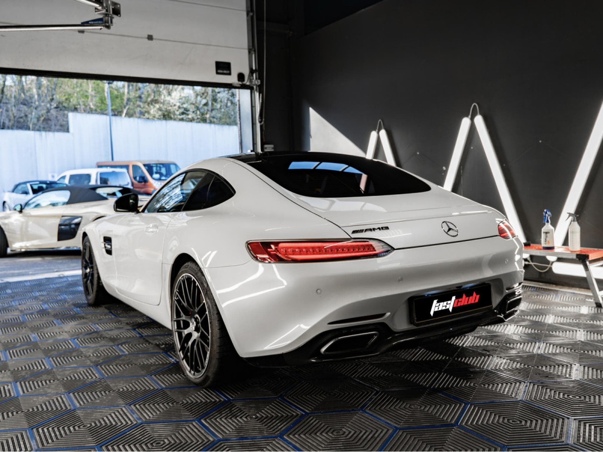 Mercedes AMG GT S Coupe Speedshift 7G-DCT*CARBON*PANO*360 (2015) - Photo 9