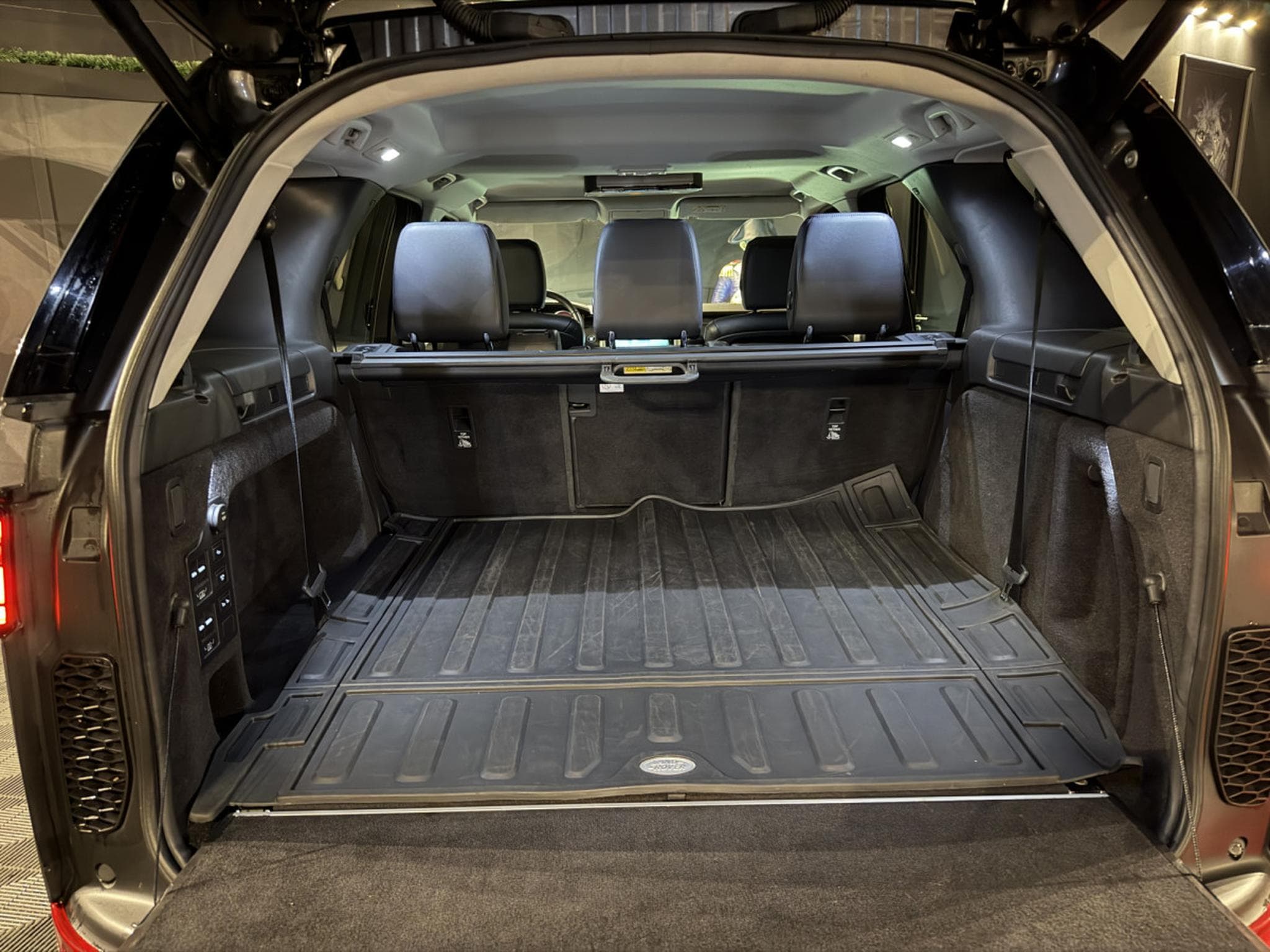 Land-Rover Discovery Discovery 5 HSE 241CV 7 Places (2017) - Photo 10