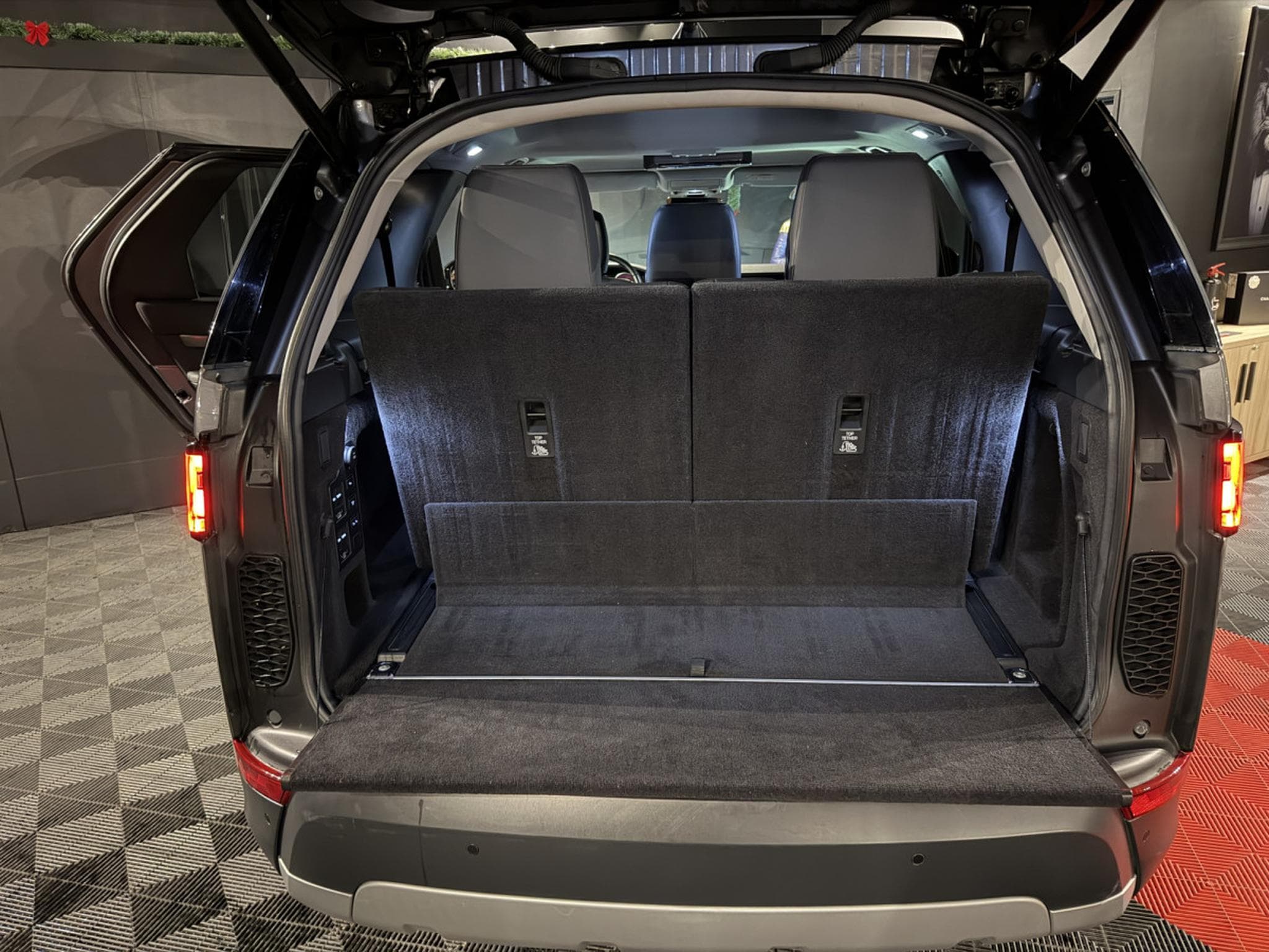 Land-Rover Discovery Discovery 5 HSE 241CV 7 Places (2017) - Photo 11