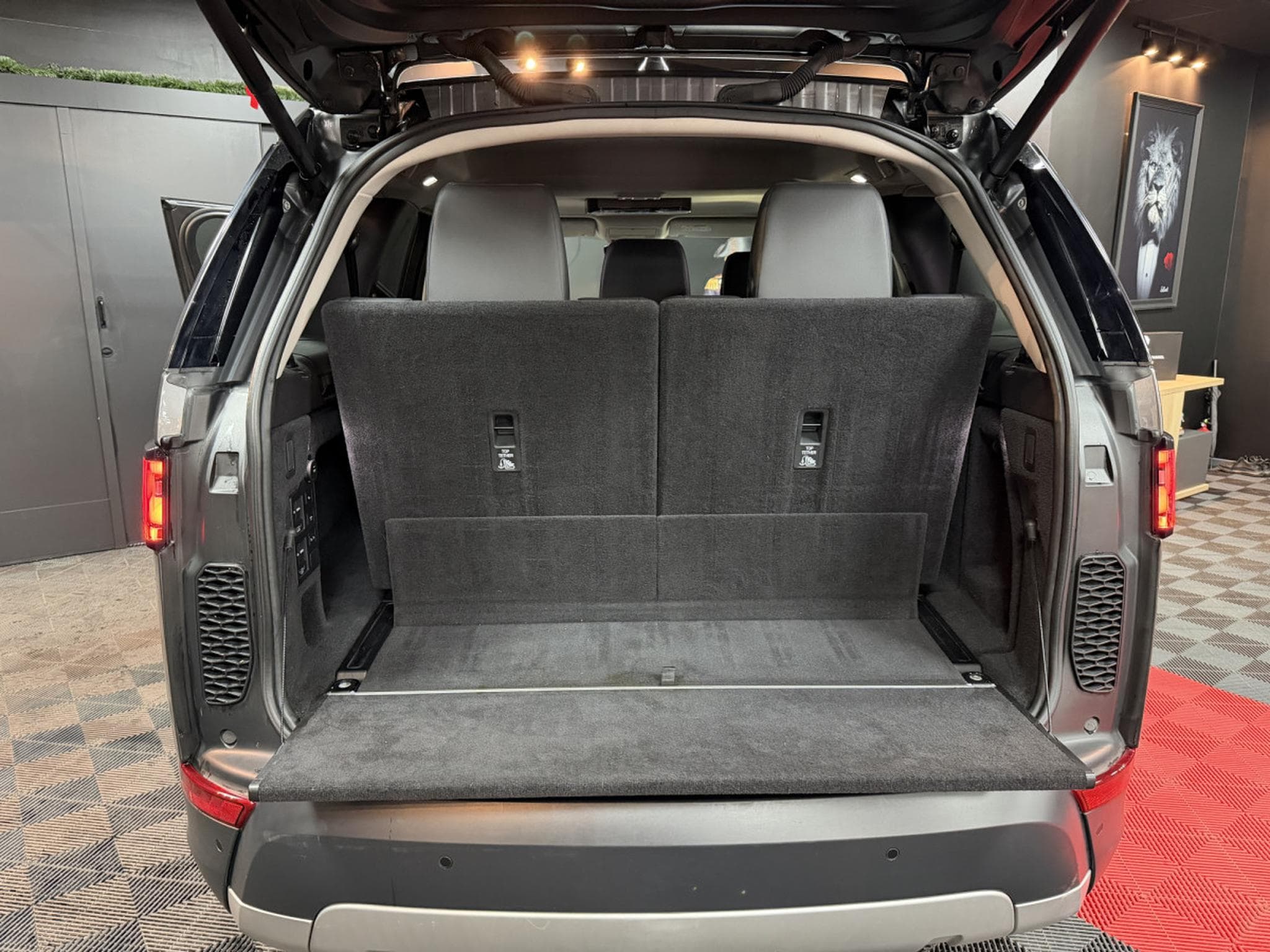 Land-Rover Discovery Discovery 5 HSE 241CV 7 Places (2017) - Photo 12