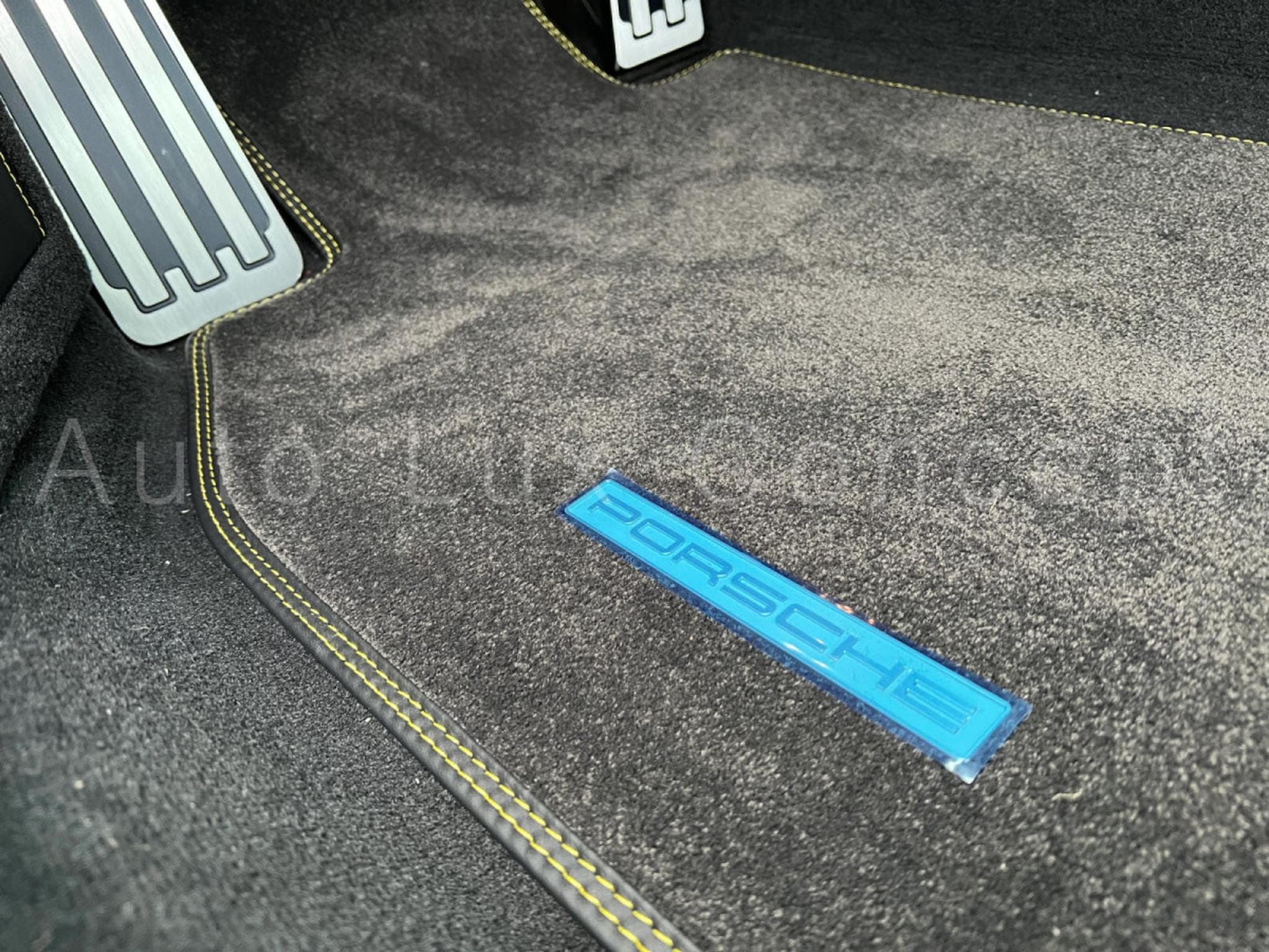 Porsche 911 Porsche 911 Targa 4 GTS (2026) - Foto 21