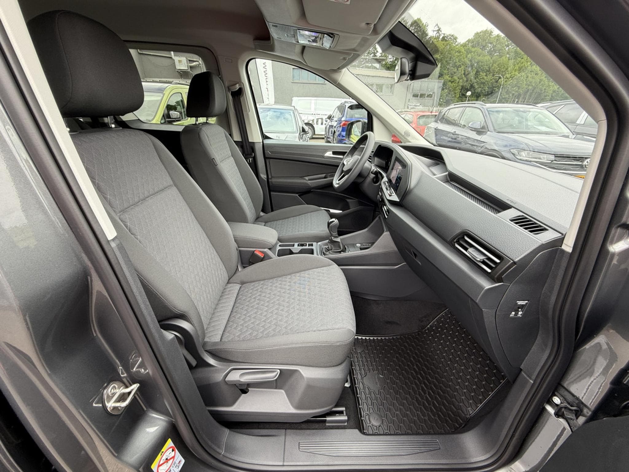 VW Caddy Life 1.5 TSI 85 kW / 116 cv Boîte manuelle 6 vitesses (2025) - Photo 7