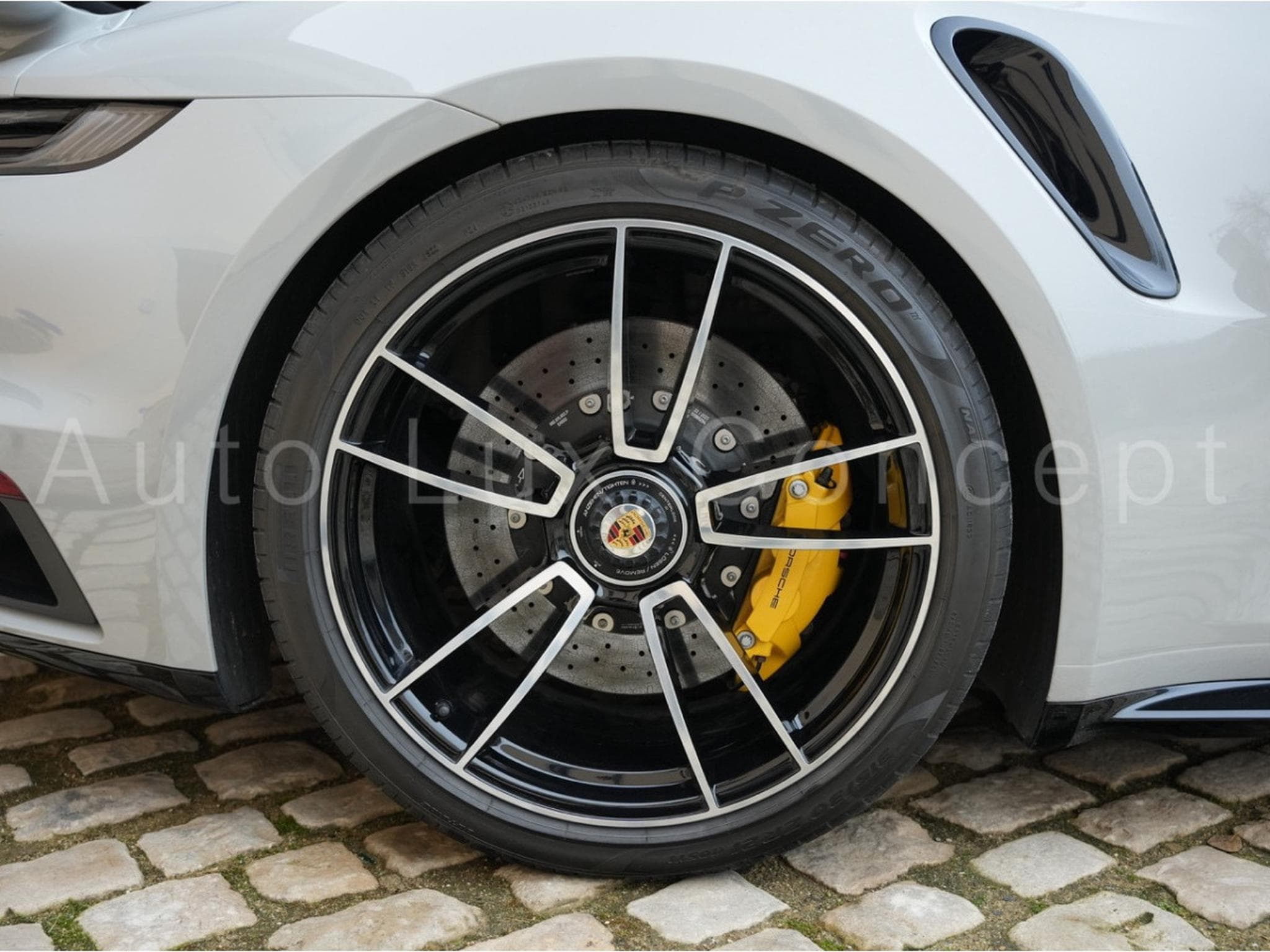 Porsche 911 911 Turbo S Coupé (2022) - Photo 20
