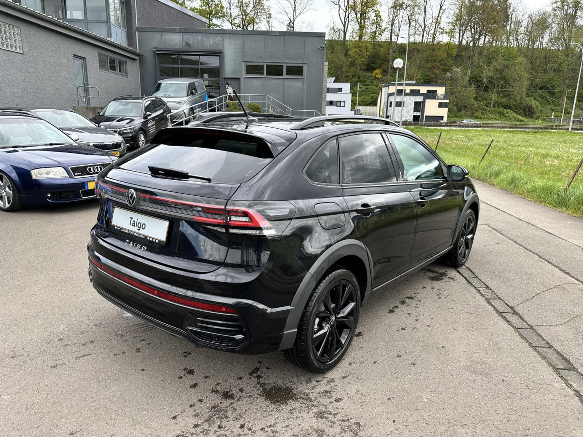 VW Taigo R-Line 1.5 TSI 150ch DSG 7 vitesses (2024) - Photo 2