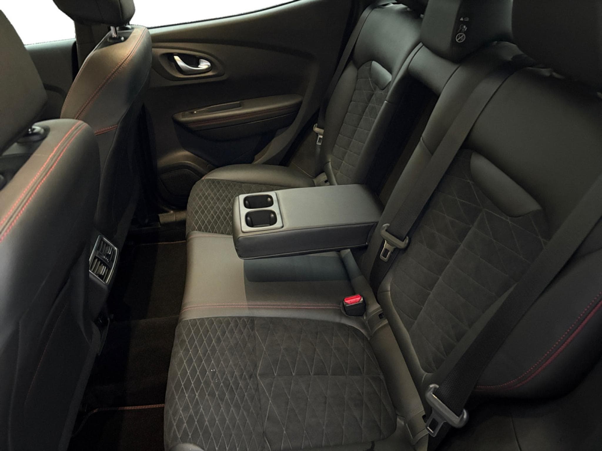 Renault Kadjar 1.5 Blue dCi Black Edition (2021) - Photo 10