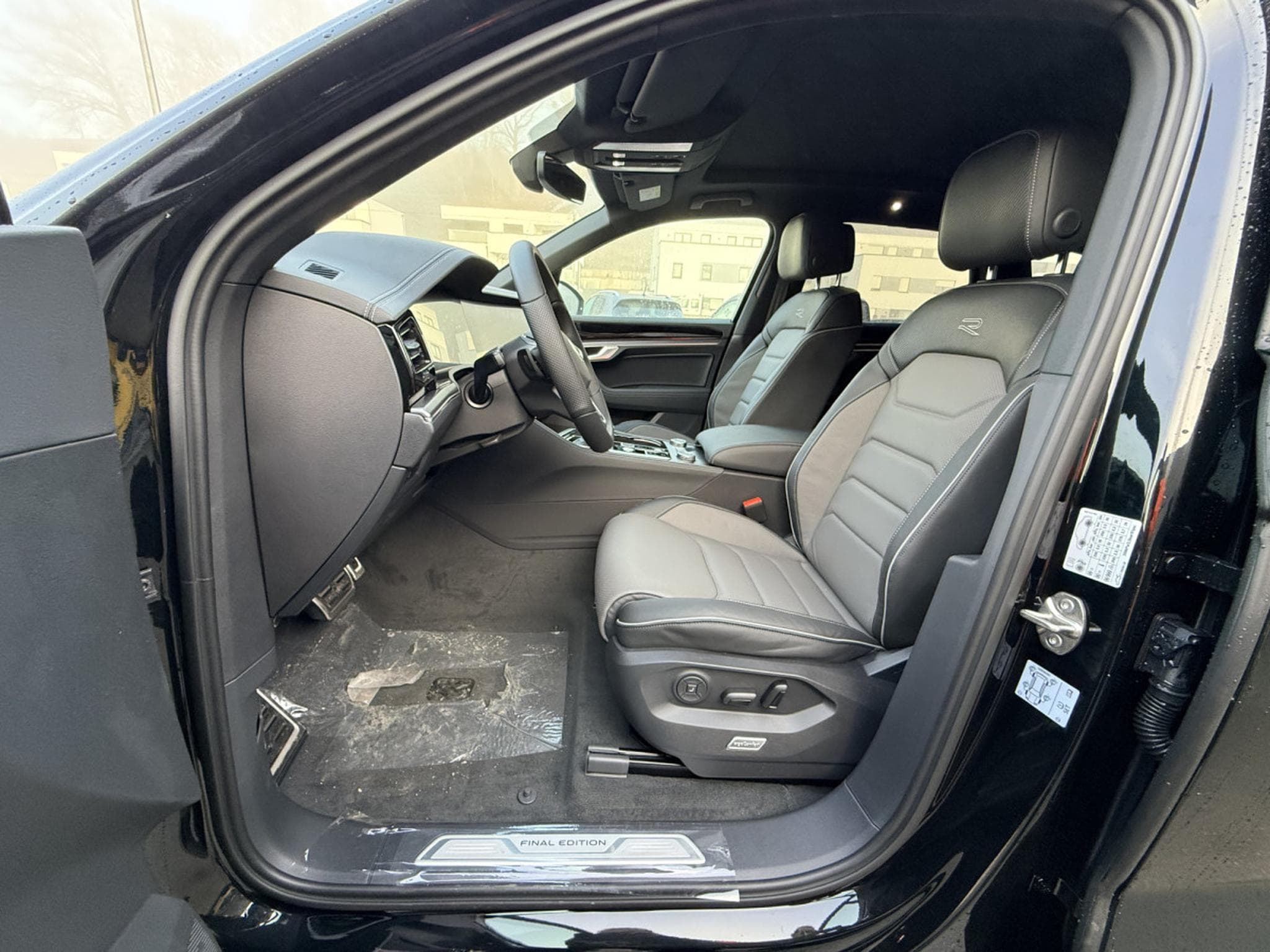 VW Touareg R-Line FINAL EDITION 3.0 V6 TDI 4MOTION 286cv Boîte automati (2026) - Foto 5