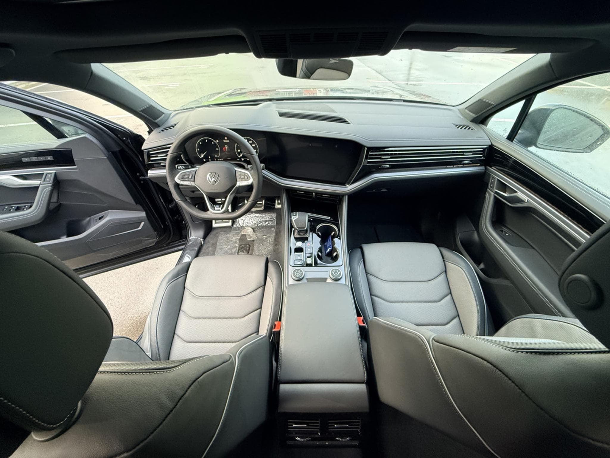 VW Touareg R-Line FINAL EDITION 3.0 V6 TDI 4MOTION 286cv Boîte automati (2026) - Foto 7