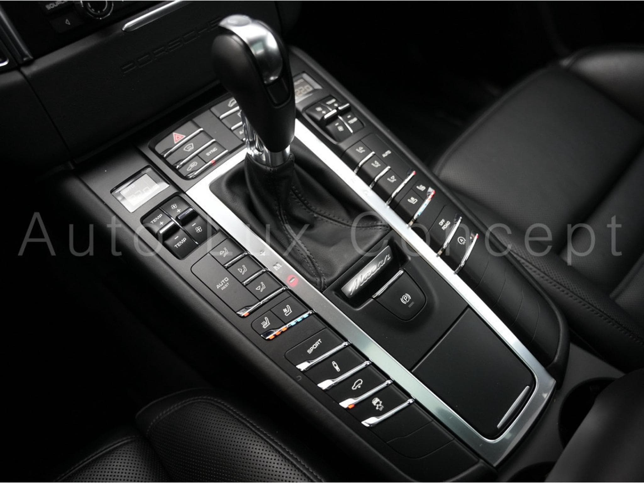 Porsche Macan Turbo (2015) - Photo 17