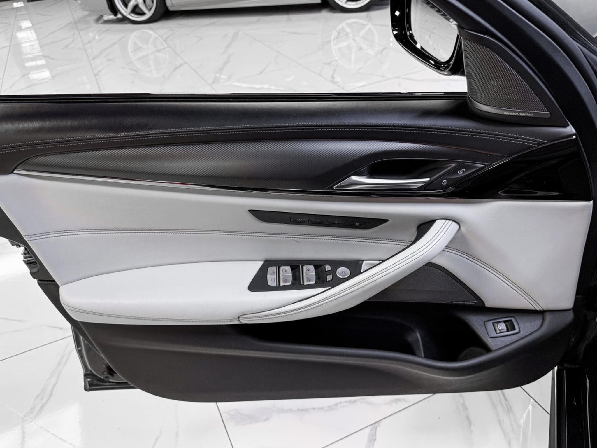 BMW M5 Competition 1.hd / Head-up / 360 (2019) - Photo 14