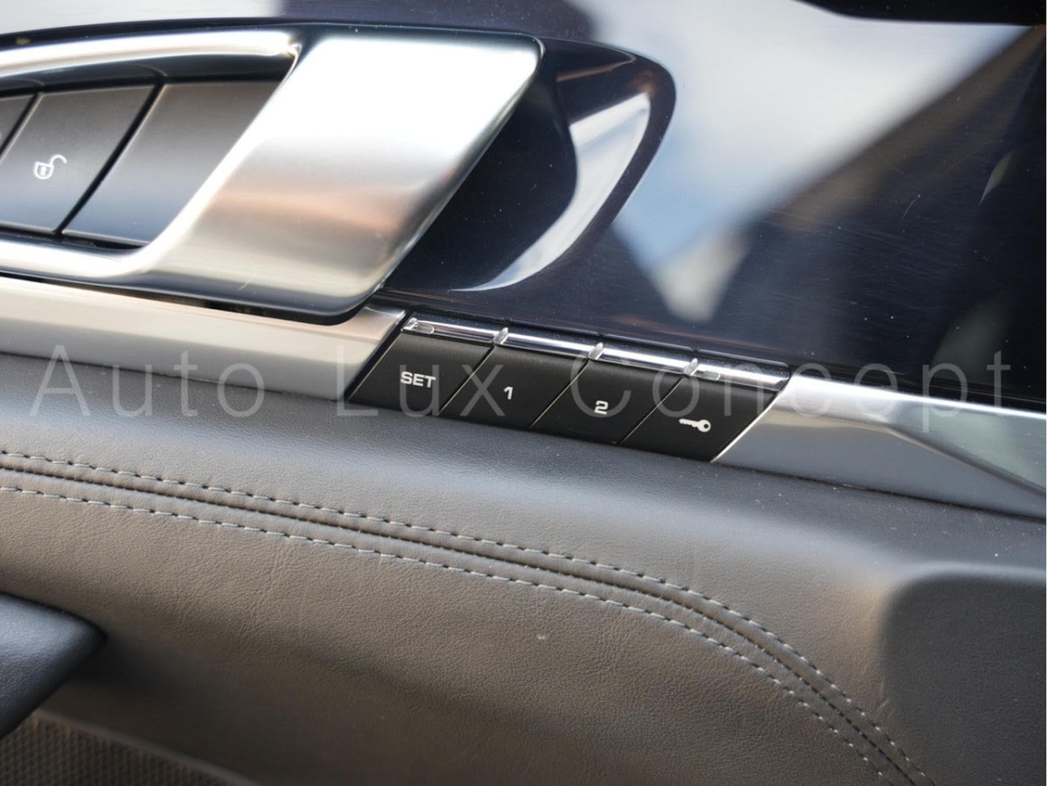 Porsche Panamera S E-Hybrid (2014) - Photo 17