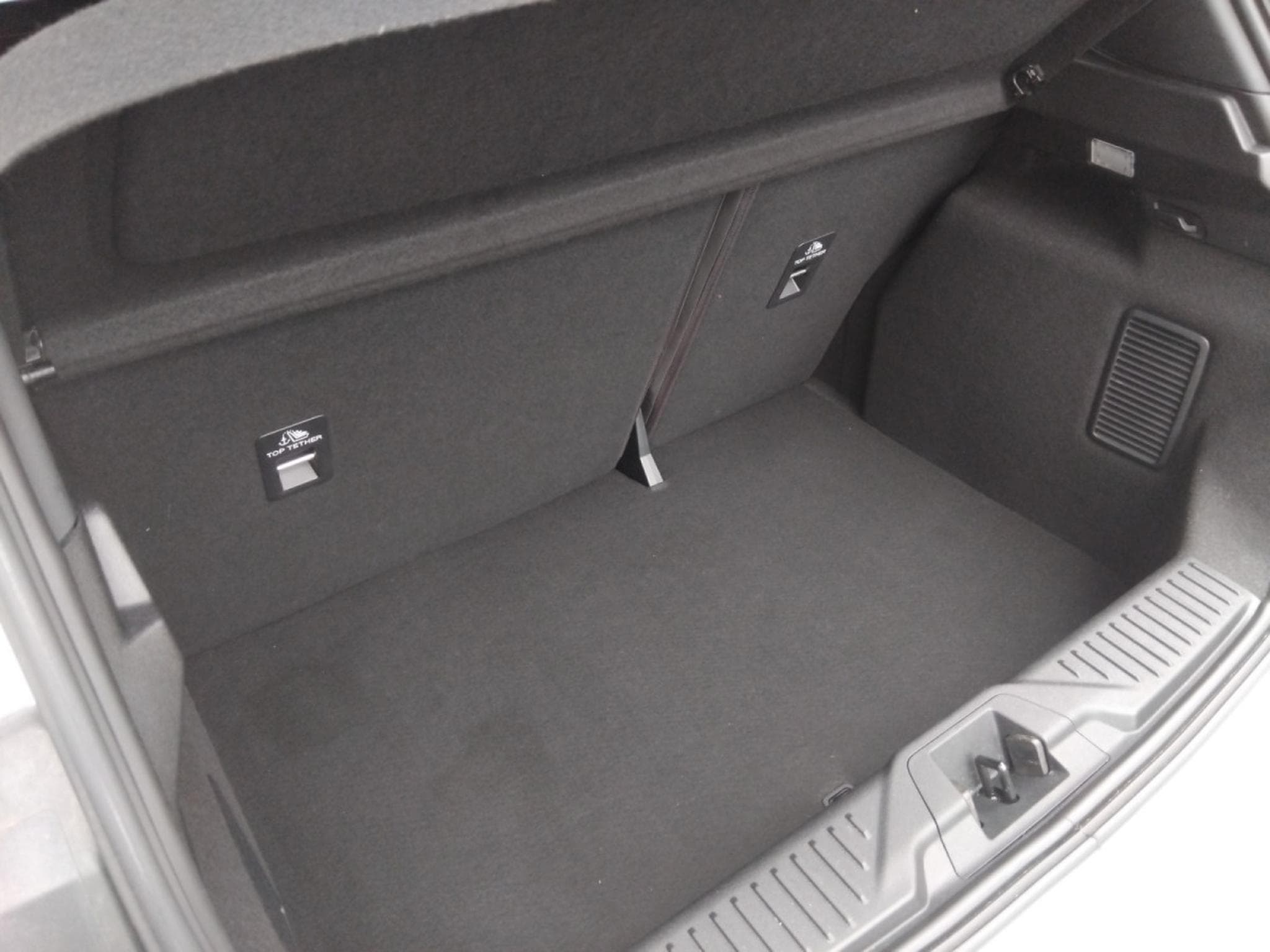 Ford Fiesta 1.0 EcoBoost MHEV ST-Line X (2022) - Photo 10