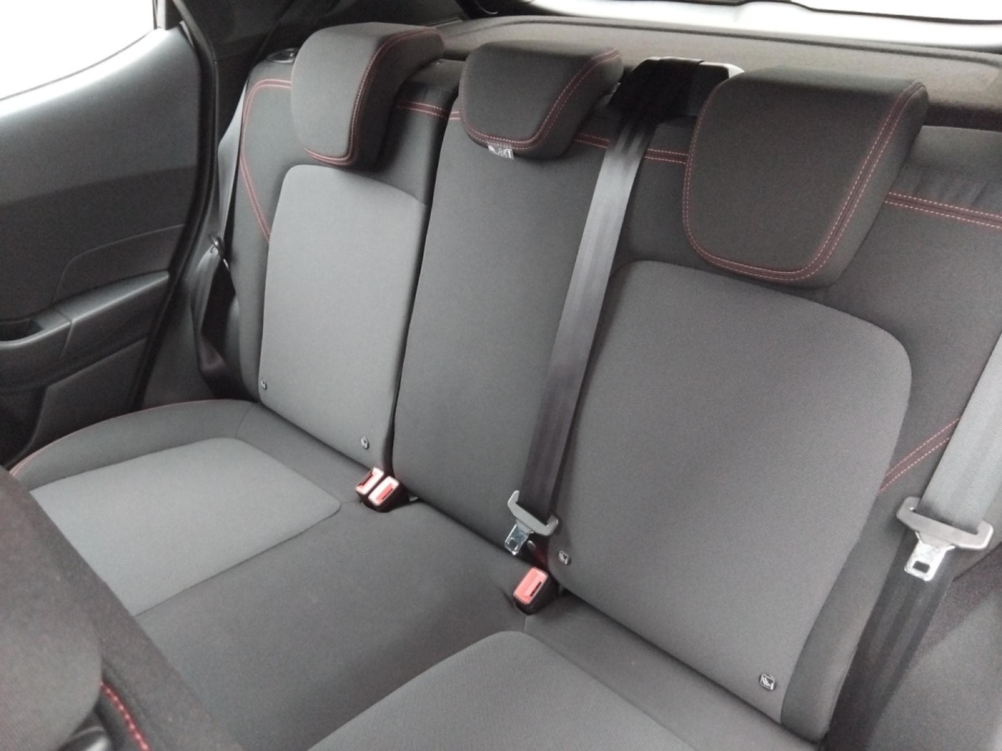 Ford Fiesta 1.0 EcoBoost MHEV ST-Line X (2022) - Photo 9