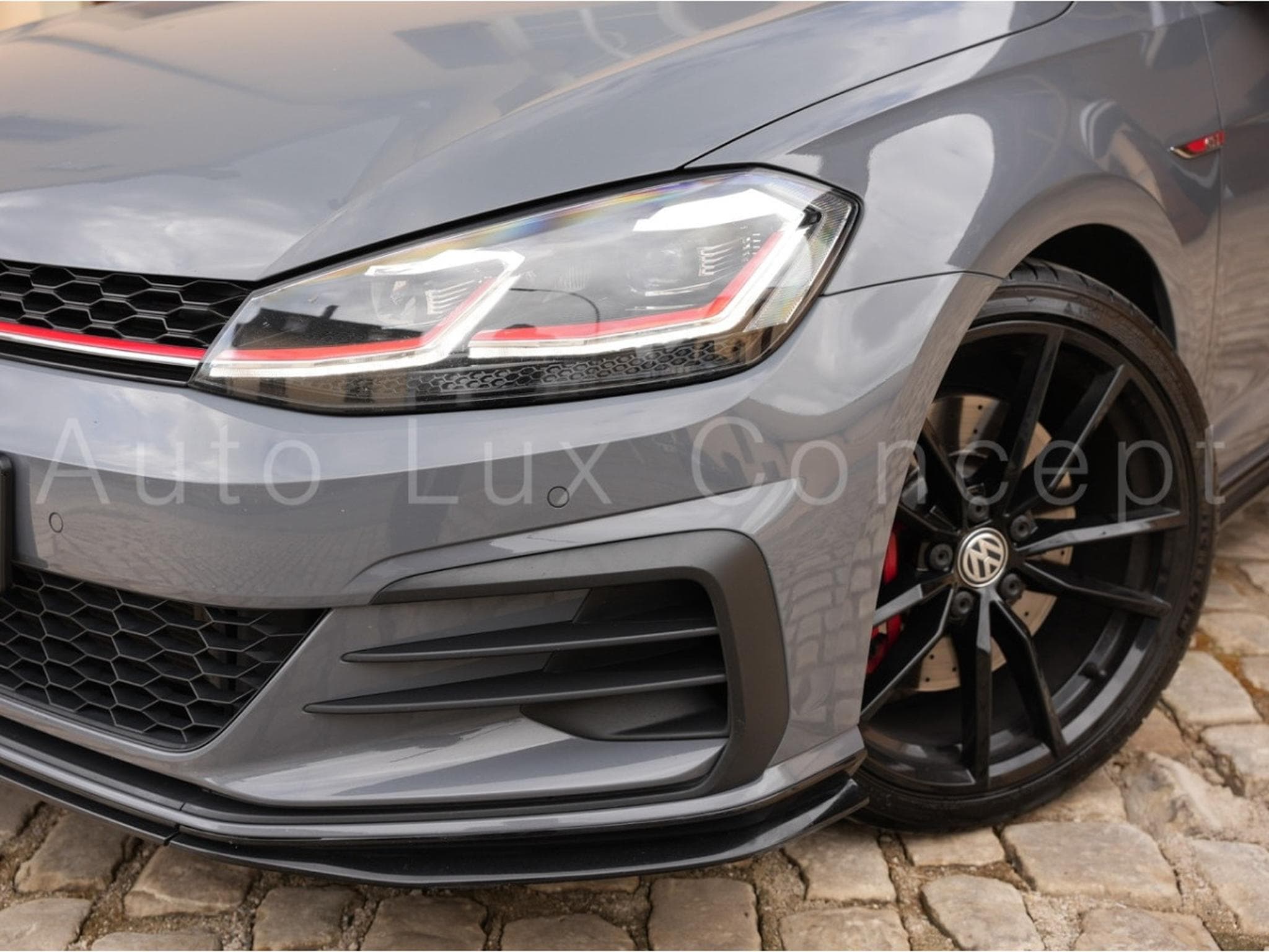 VW Golf GTI TCR 2.0 TSI 290ch DSG7 (2019) - Photo 12